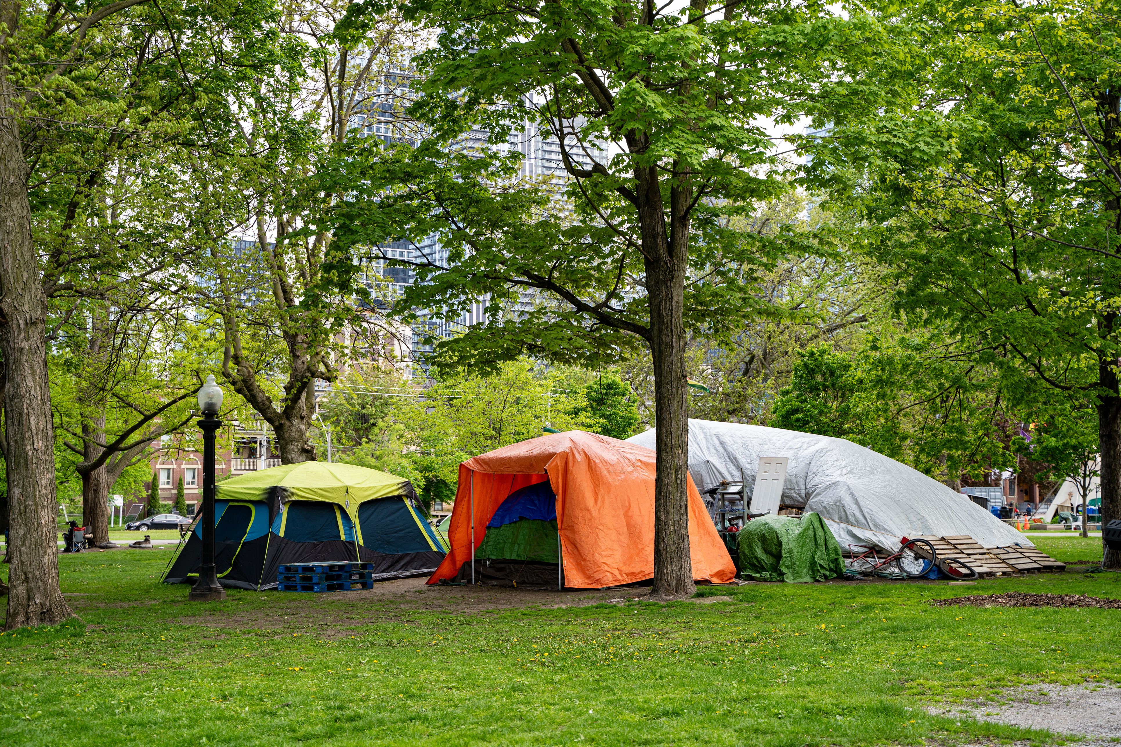 In dem Grazer Park campieren etwa 20 Menschen. (Symbolbild)