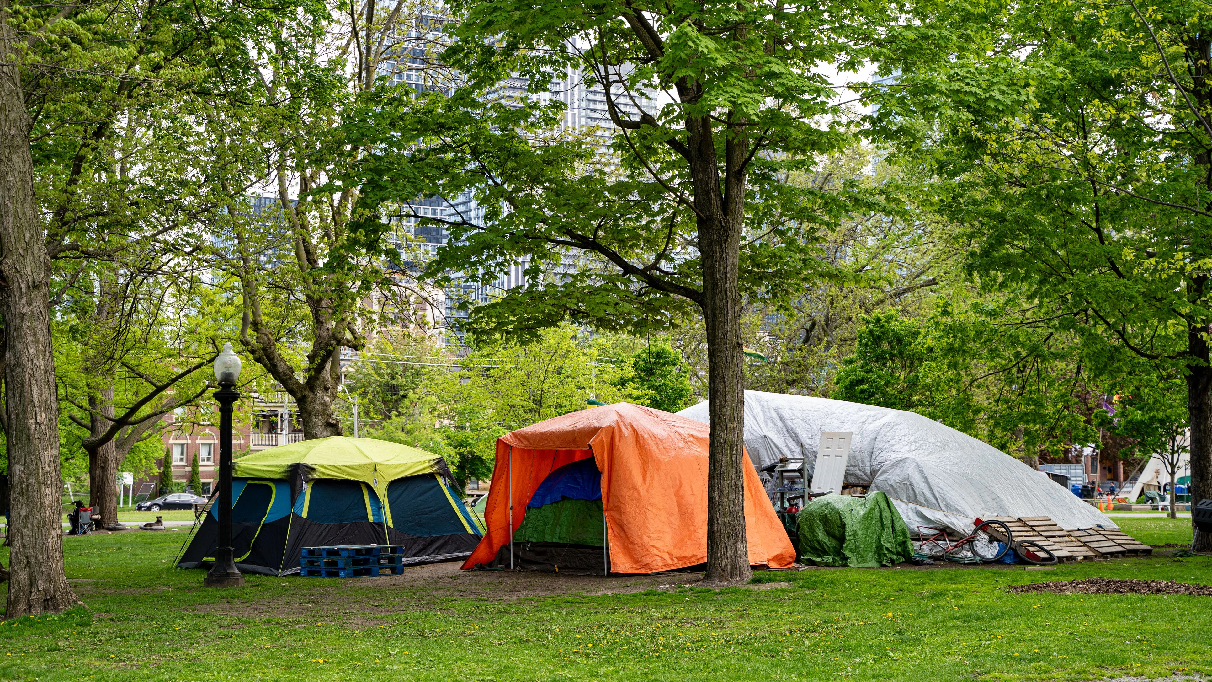 In dem Grazer Park campieren etwa 20 Menschen. (Symbolbild)