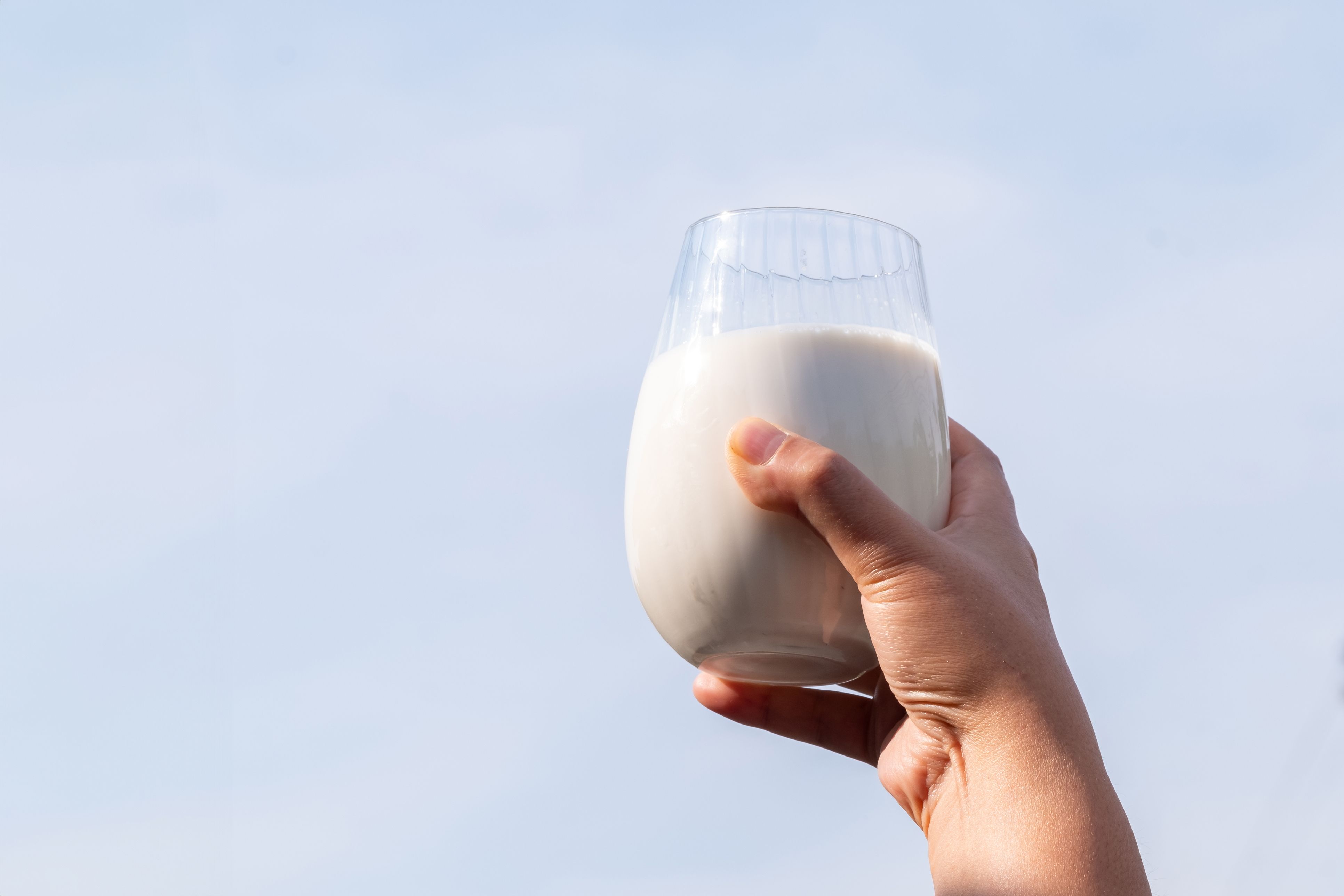 Milch stillt länger den Durst.