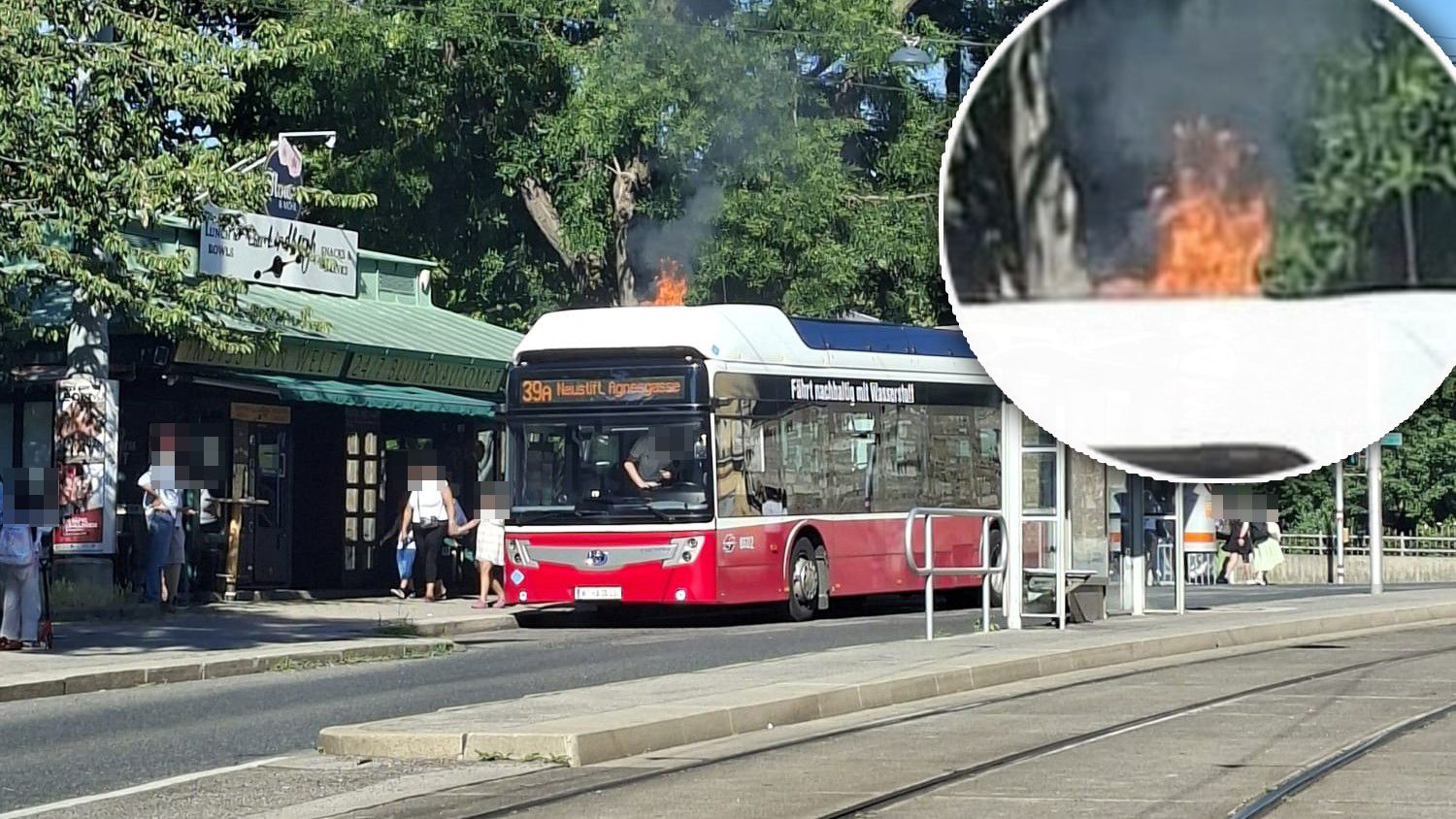 Am Mittwoch kam es gegen 17.30 Uhr in Döbling bei einem Wasserstoff-Bus der Linie 39A zu einem Kleinbrand am Wagendach.