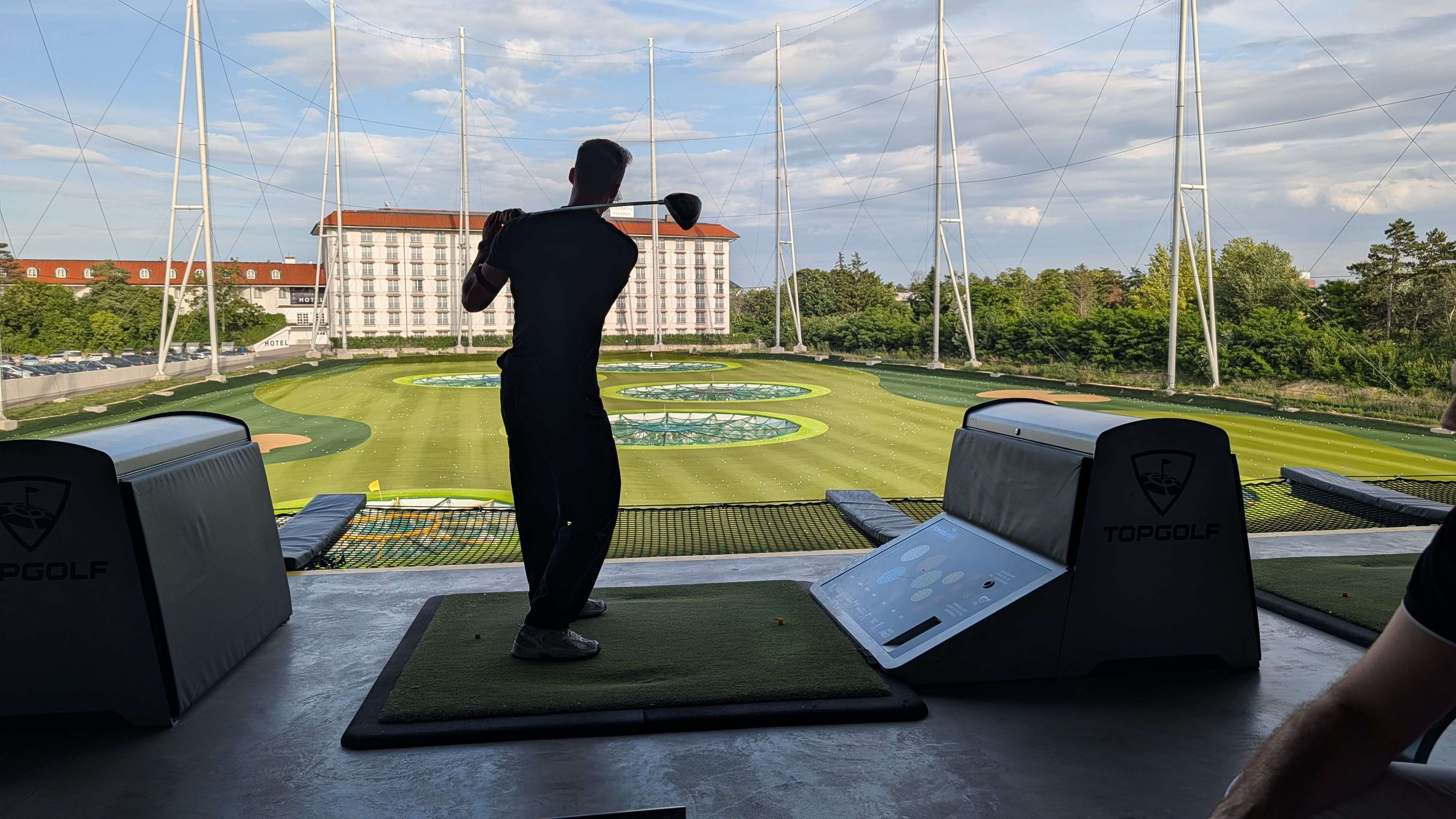 Influencer statt auf Social Media heute auf dem Golfplatz unterwegs.