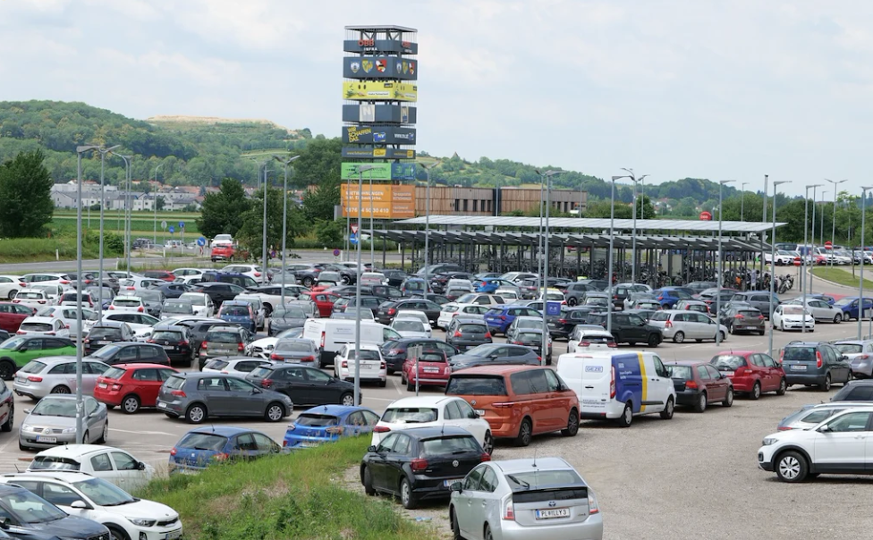 Parkplatzsituation beim Bahnhof