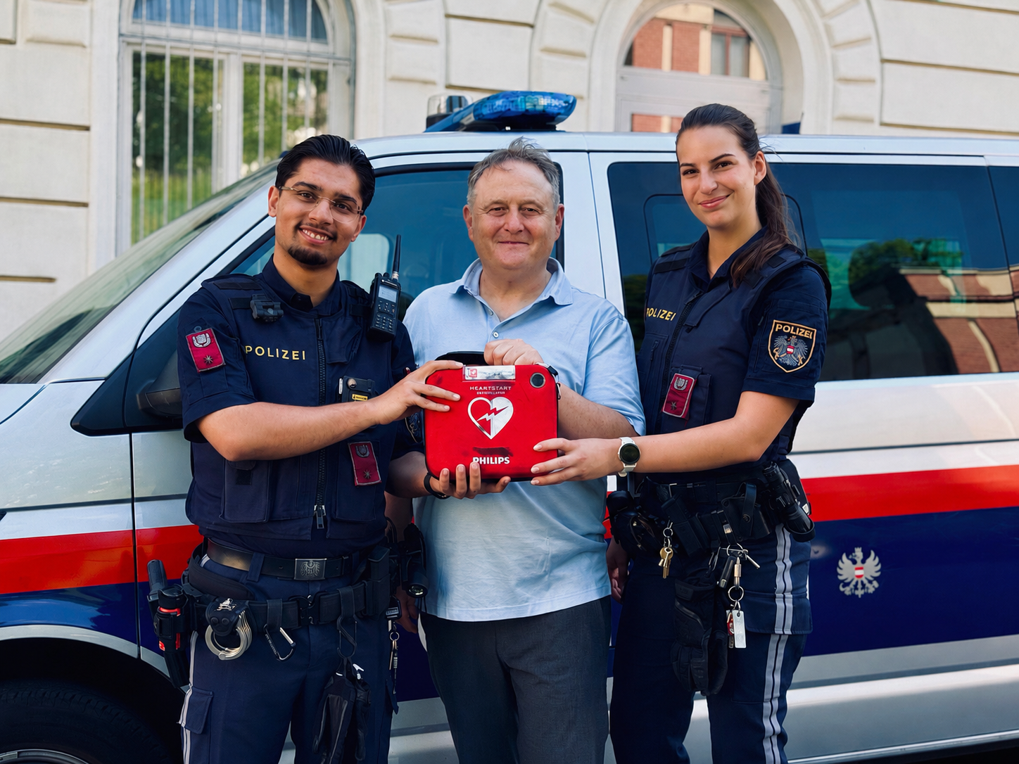 Monate nach dem dramatischen Notfall konnte Michael seinen Lebensrettern persönlich 