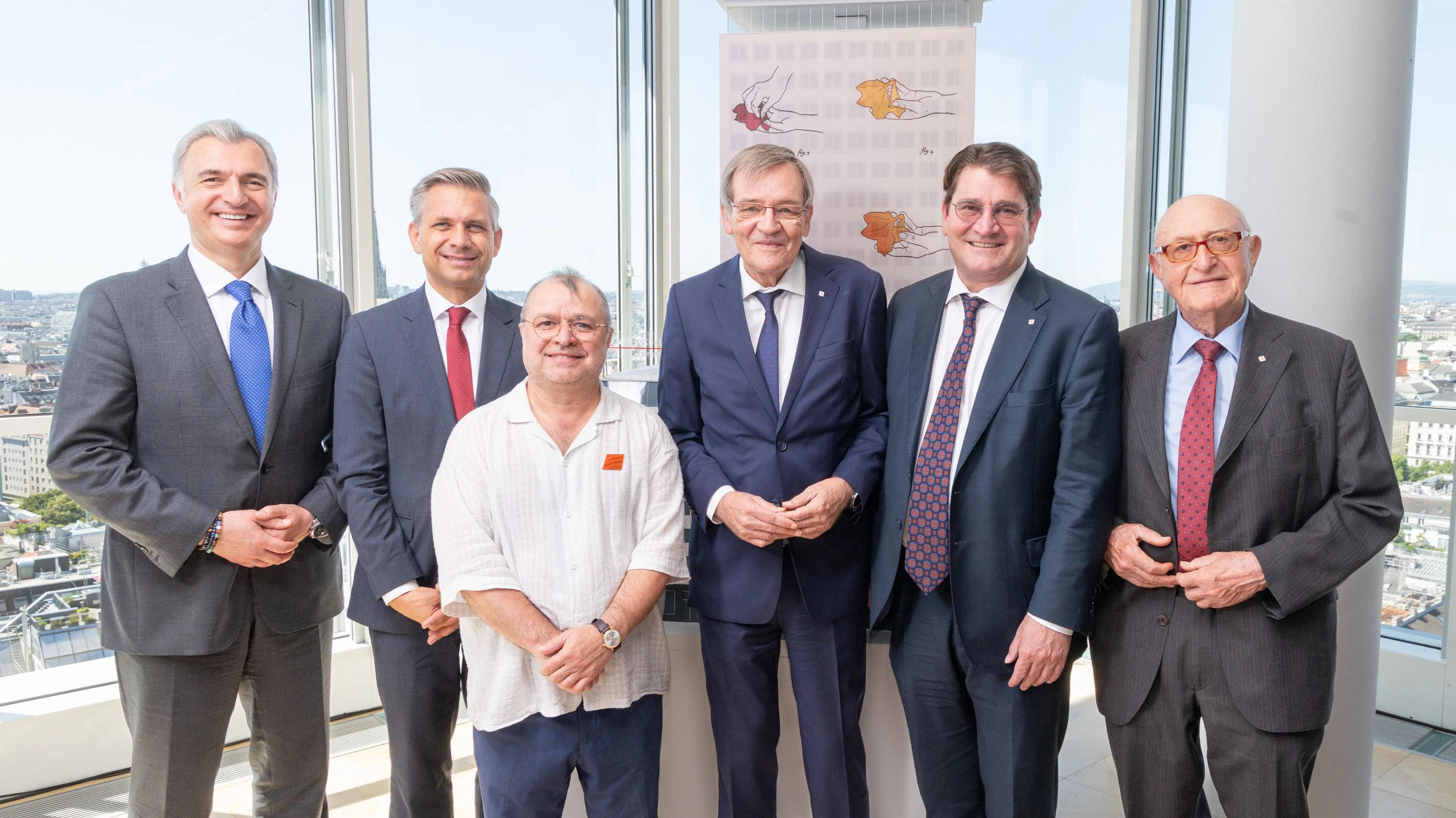 Eugeniu Osmochescu (Vize-Premierminister Moldau). Wirtschaftsminister Wolfgang Hattmannsdorfer (VP), Künstler Pavel Brăila, Robert Lasshofer (Chef Wiener Städtische), Vize-Chef Peter Höfinger und Dr. Günter Geyer (Aufsichtsratspräsident WSV)