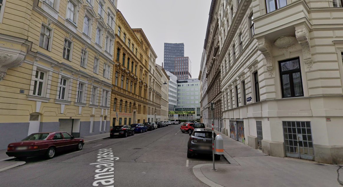 In dieser Gasse schlugen die Bewaffneten zu.