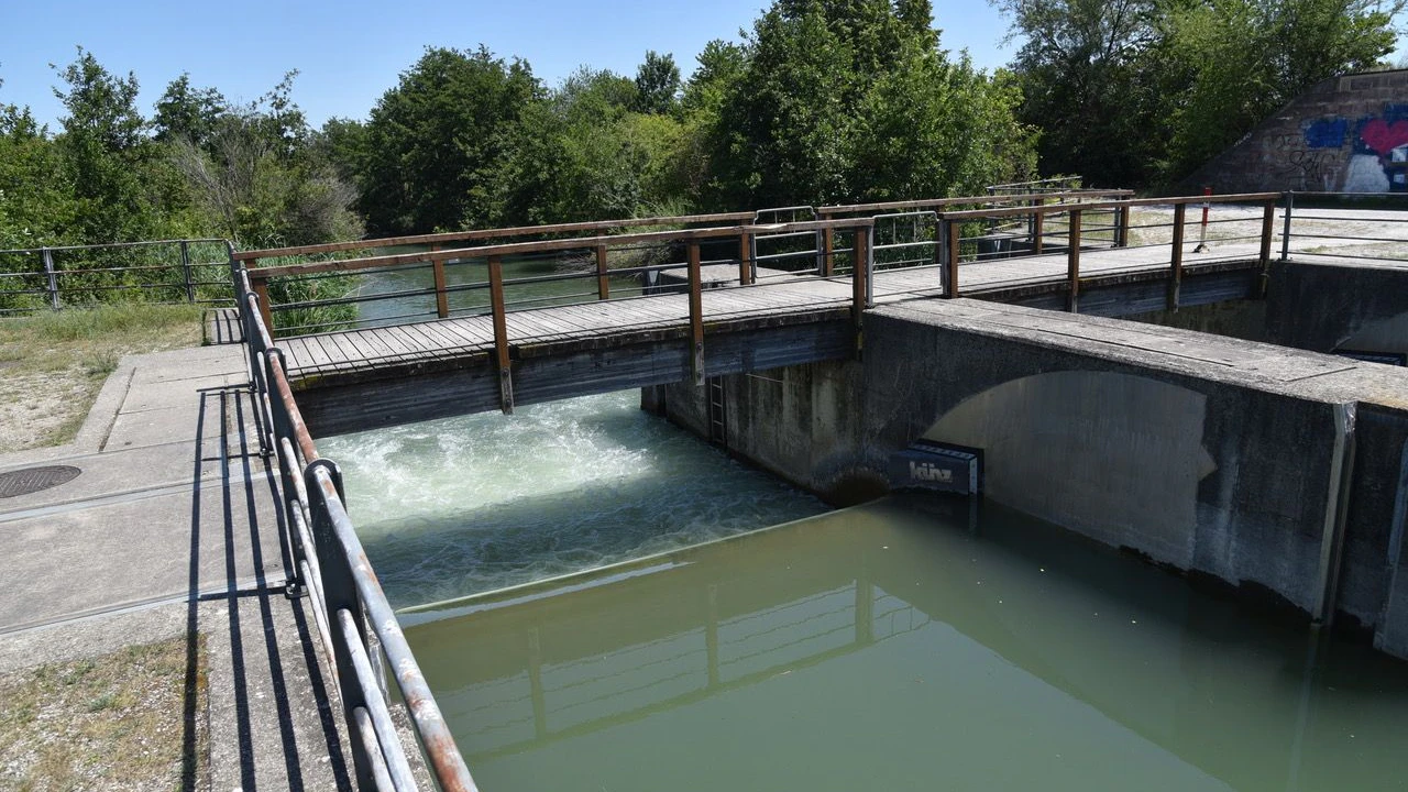Marchfeldkanal: Im Bereich einer Wehranlage soll es zu dem Unglück gekommen sein.