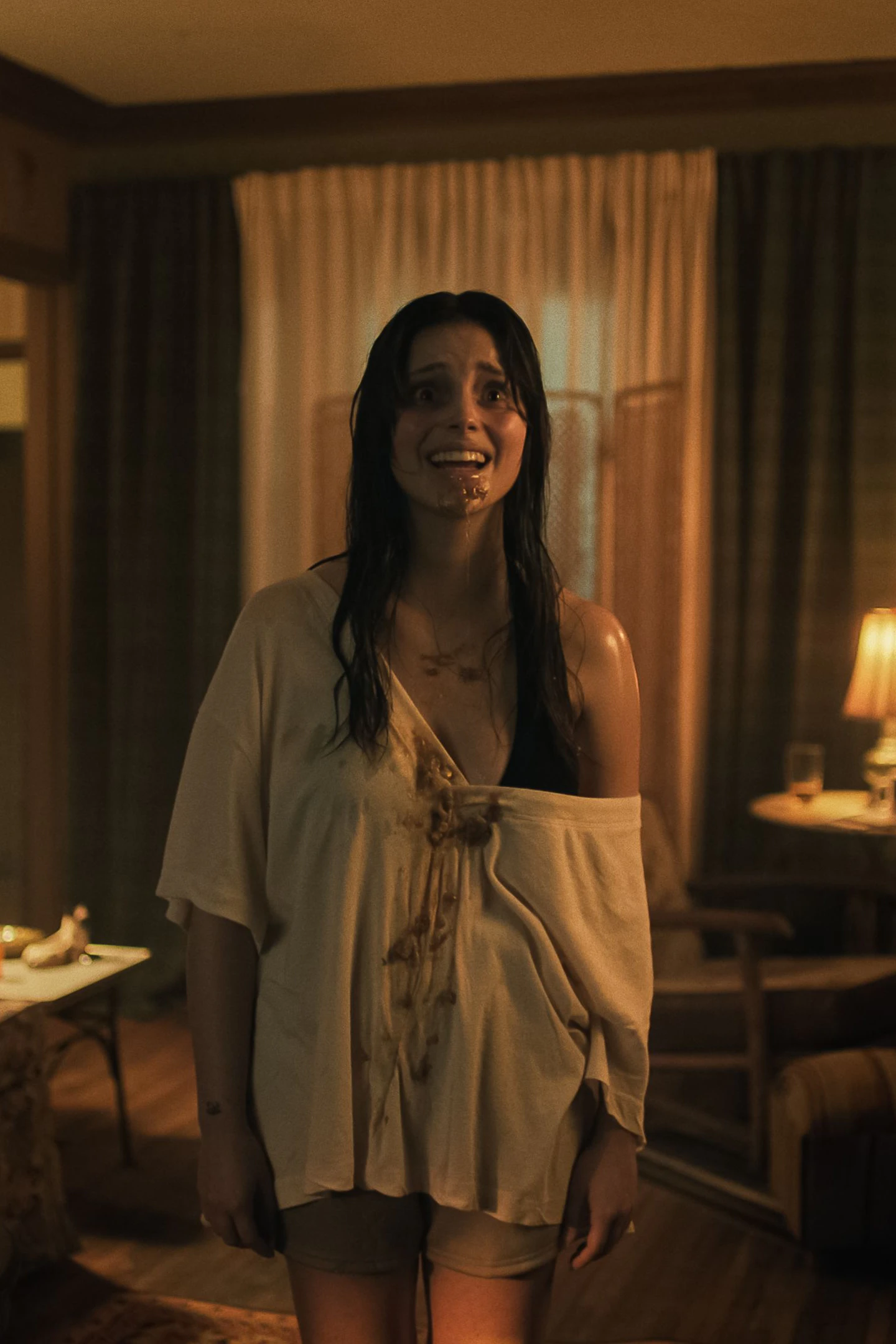 "Ich habe dich schon so vermisst!" – Im Horror-Hit "Obsession" ist mit Nikki (Inde Navarrette) trotzdem irgendetwas nicht ganz sauber …