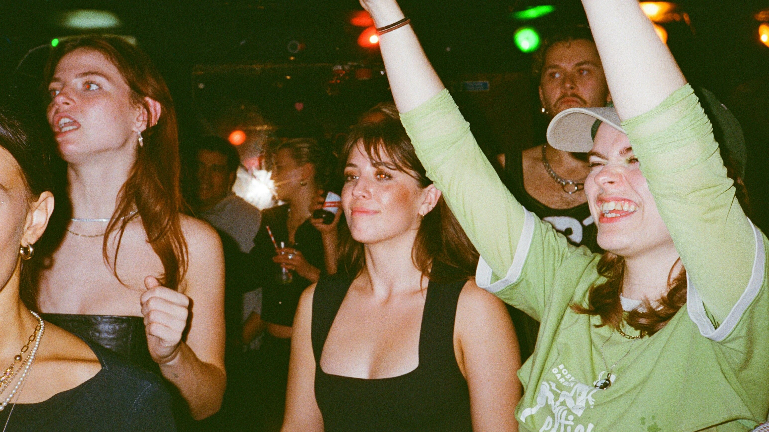 Die sogenannte "Luftwatschen" kommt oft unerwartet nach einer langen Partynacht.