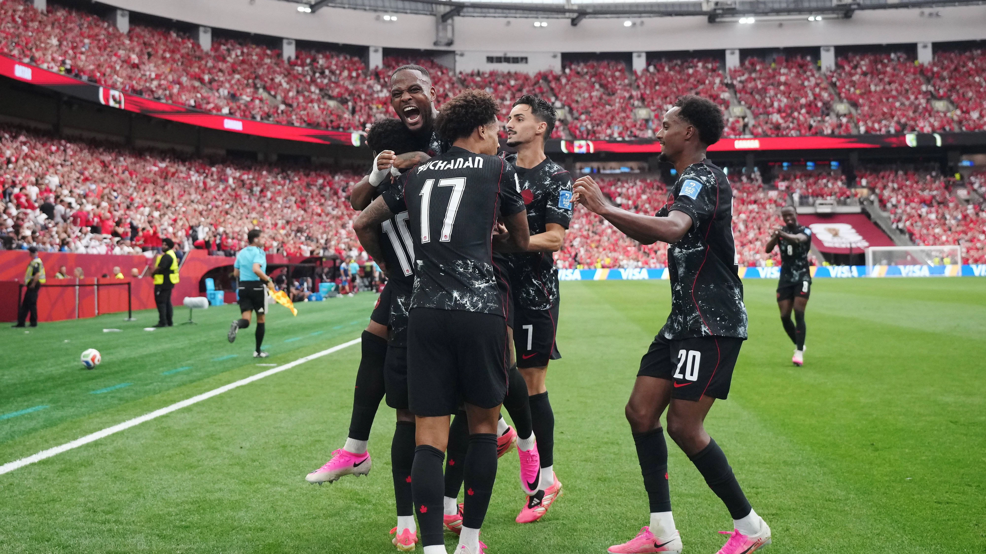 June 18, 2026, Vancouver, Bc, CANADA: Canada players celebrate Jonathan David s goal against Qatar during the first half of a World Cup Group B soccer match, in Vancouver, on Thursday, June 18, 2026. Canada News - June 18, 2026 PUBLICATIONxINxGERxSUIxAUTxONLY - ZUMAc35_ 20260618_zaf_c35_303 Copyright: xDarrylxDyckx