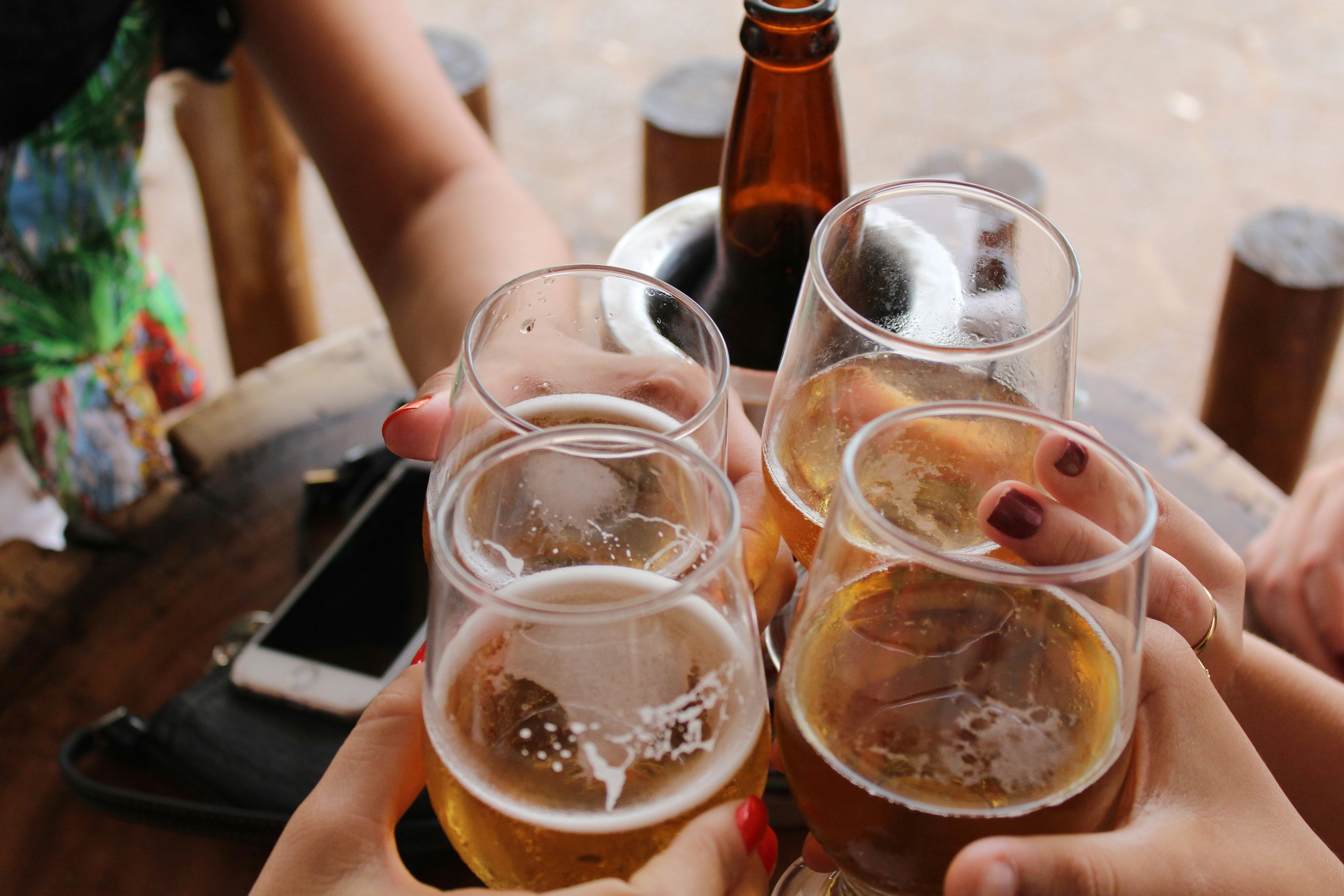 Ein kaltes Bier gehört für viele zum perfekten Sommerabend.