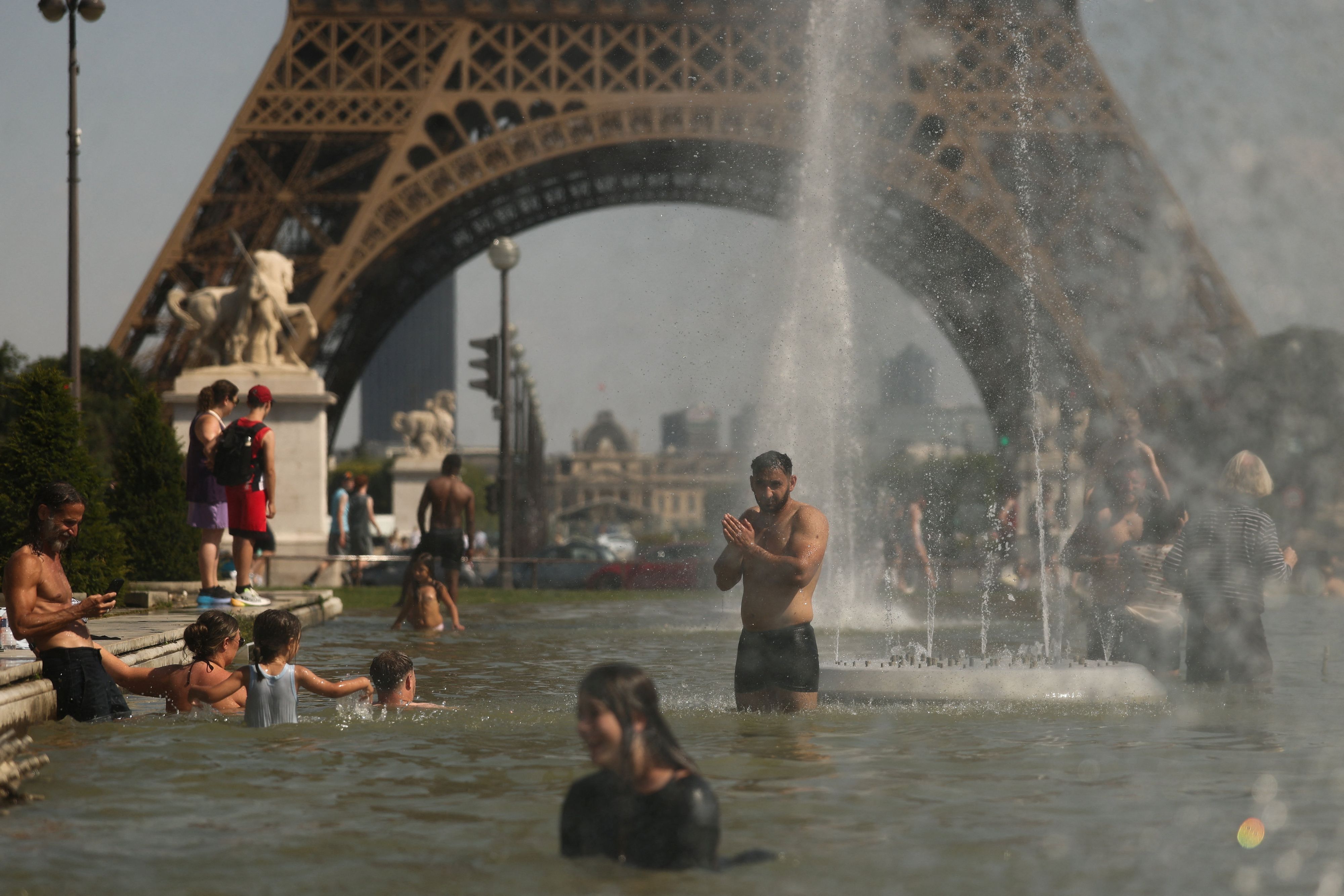 Eine massive Hitzewelle hat Frankreich erfasst.