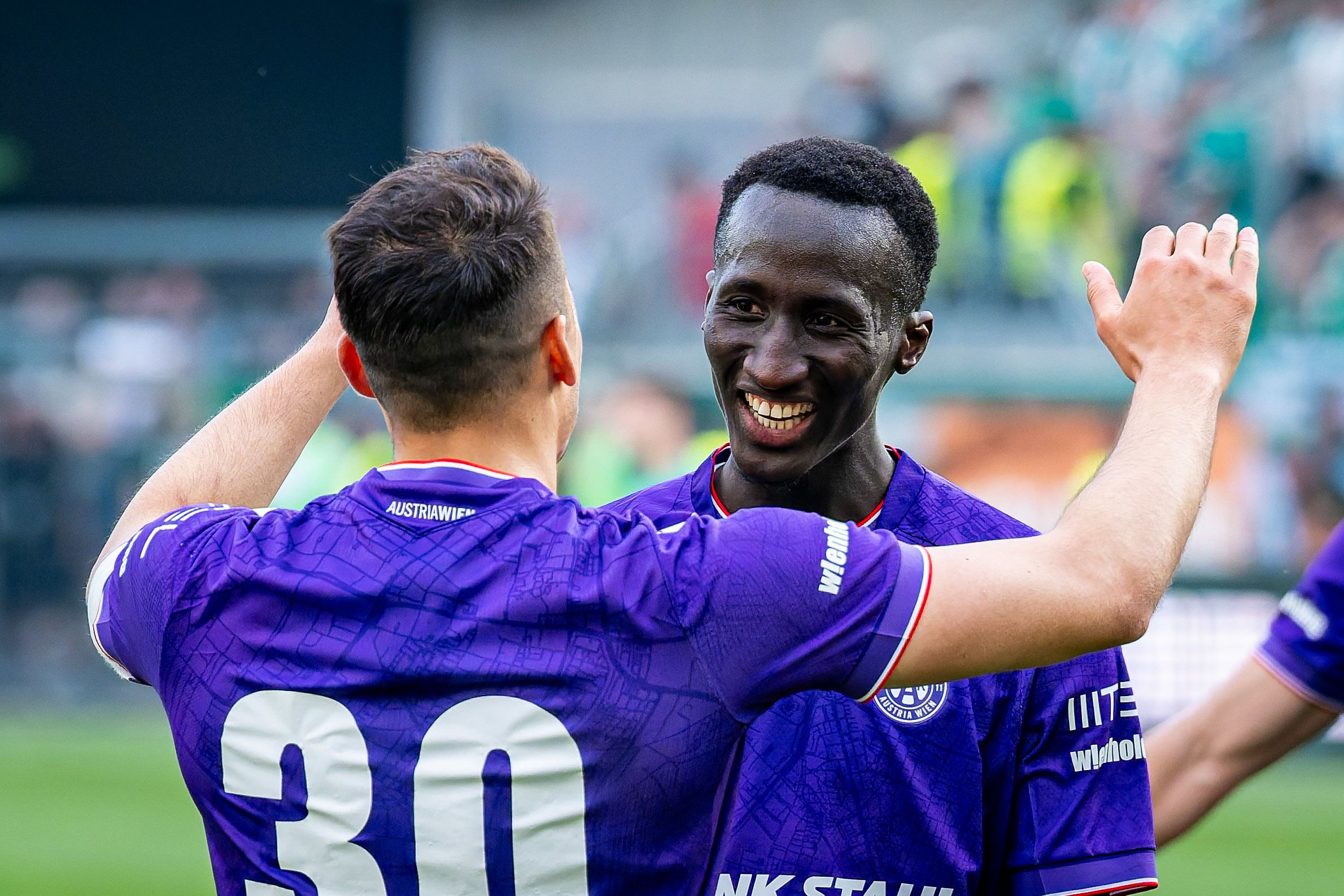 Austrias Mittelfeldspieler Abubakr Barry soll nach Salzburg wechseln. 