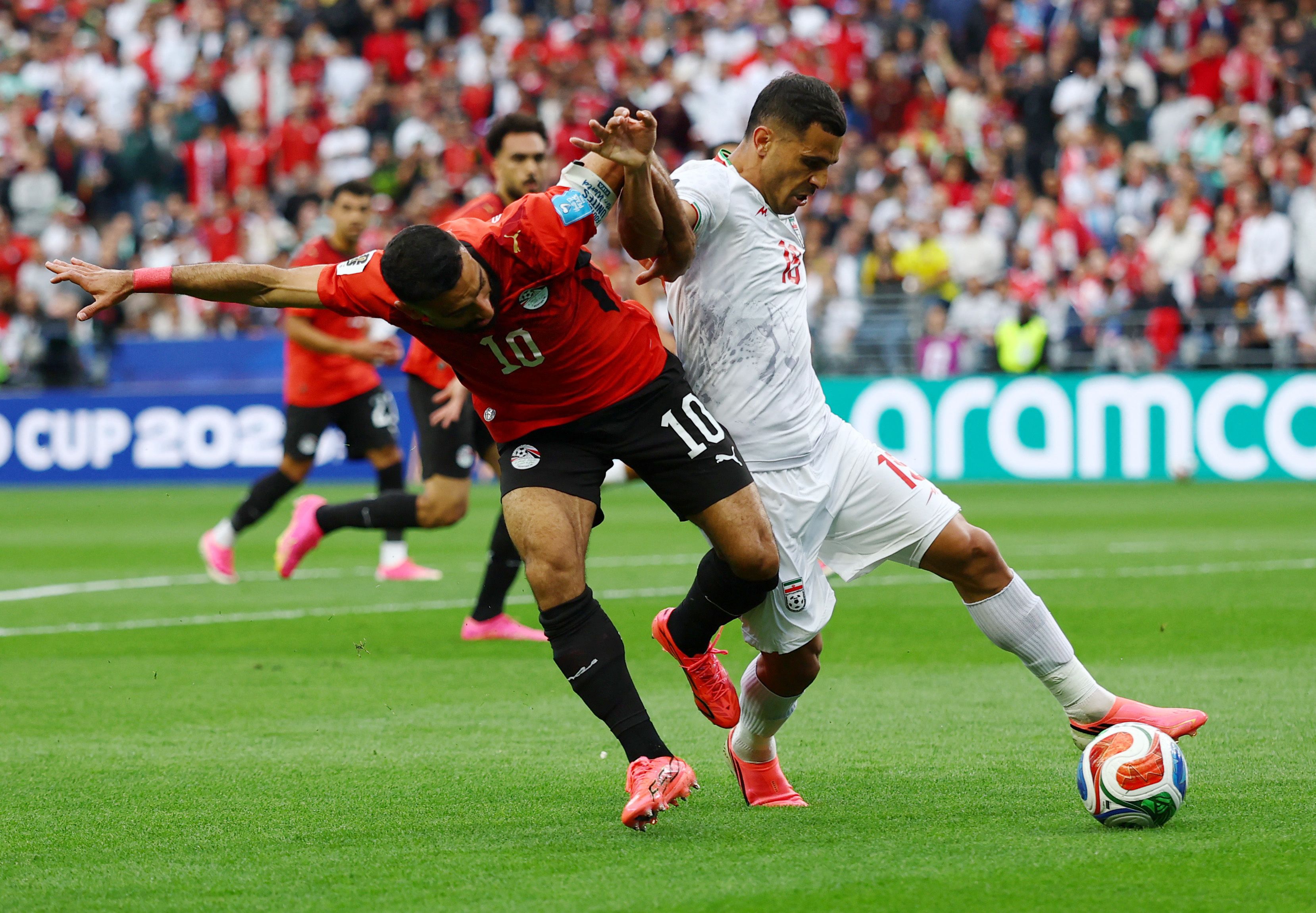 Heute.at - Ägypten und Iran trennen sich in hitzigem Duell 1:1