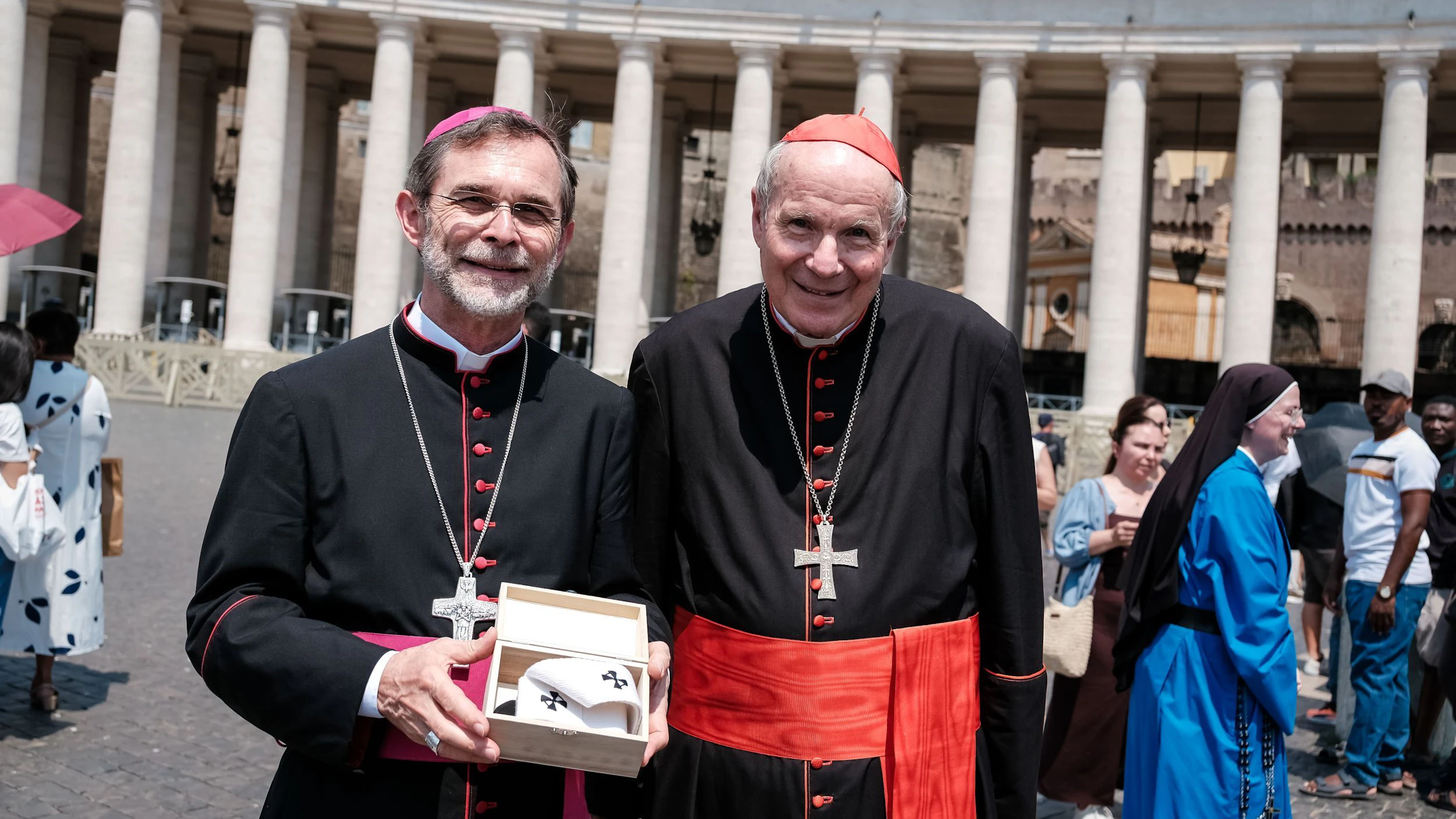 Heute.at - Wiens Erzbischof erhält Pallium von Papst Leo XIV.