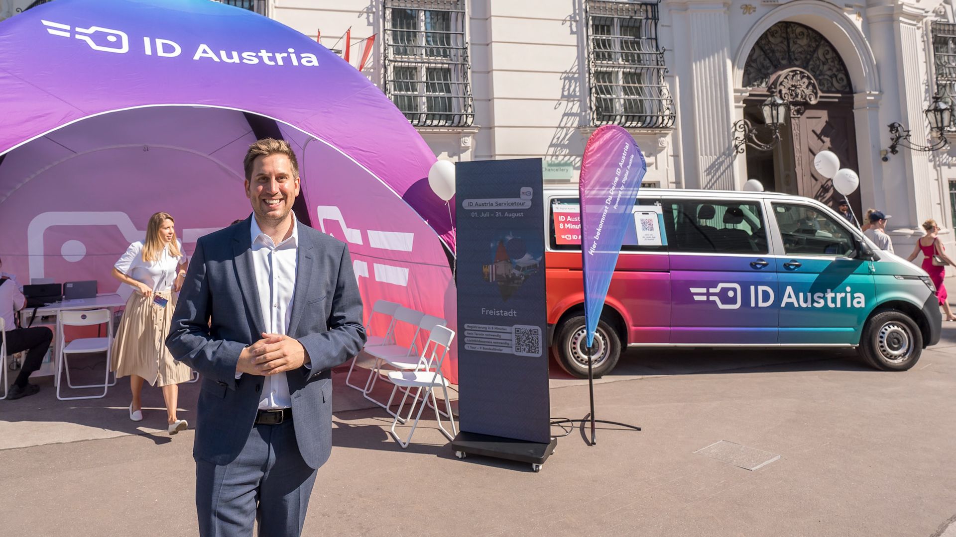 Digitalisierungsstaatssekretär Alexander Pröll (ÖVP) bei der ID Austria Servicetour heuer im Sommer.