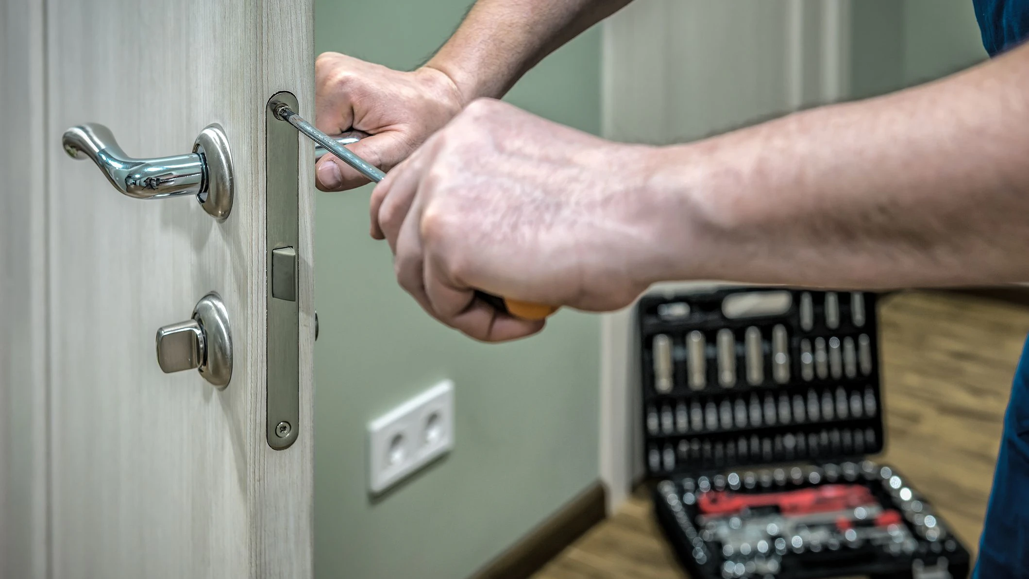 AK warnt vor Abzocke bei unseriösen Handwerker:innen!