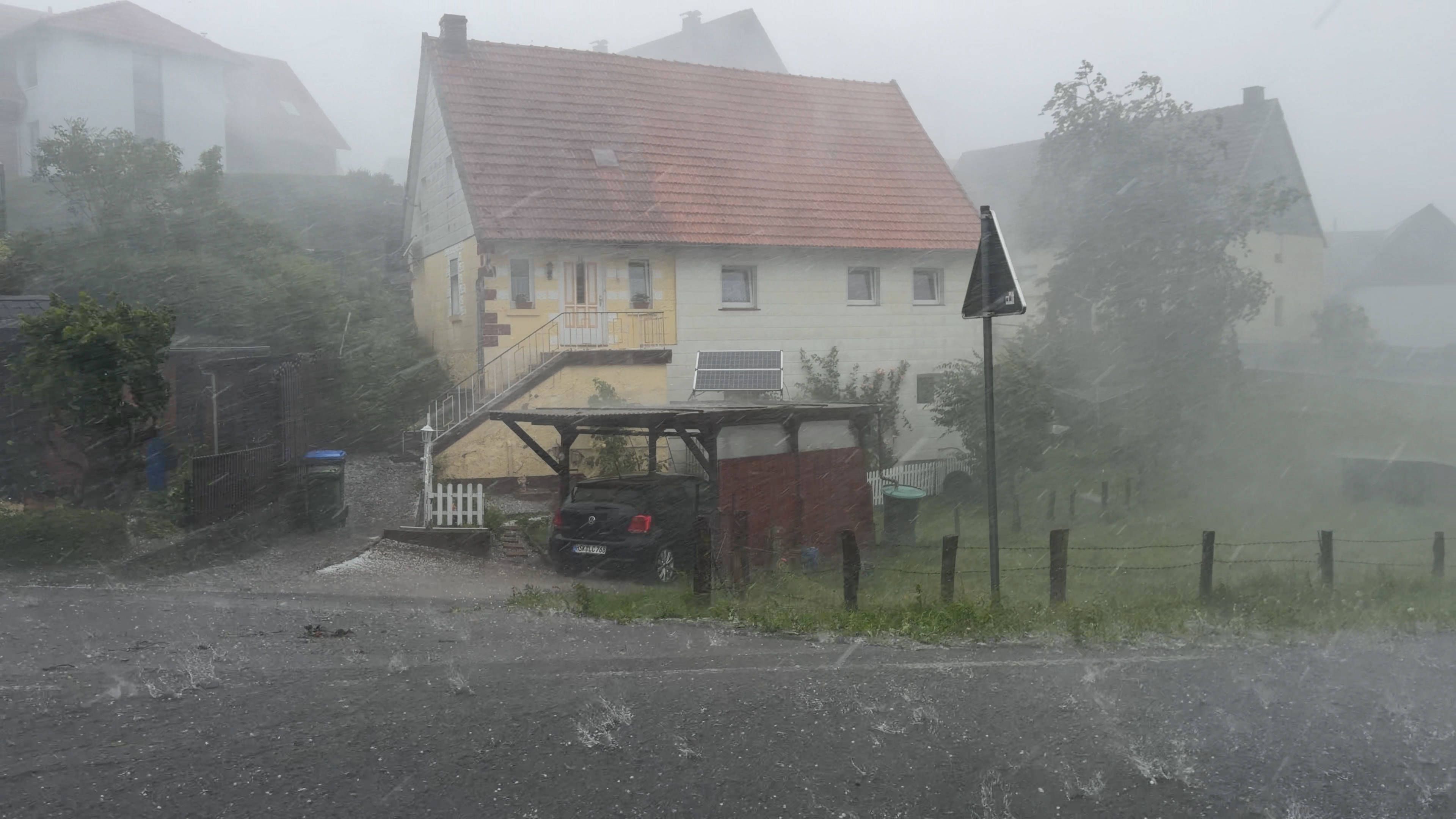 Heute.at - Erst 40 Grad, dann wüten heftige Unwetter in Österreich