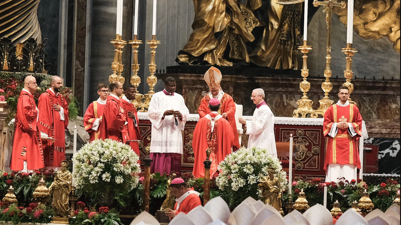Papst Leo XIV. ehrte Erzbischof Josef Grünwidl mit dem "Pallium" als Zeichen seines Amtes.