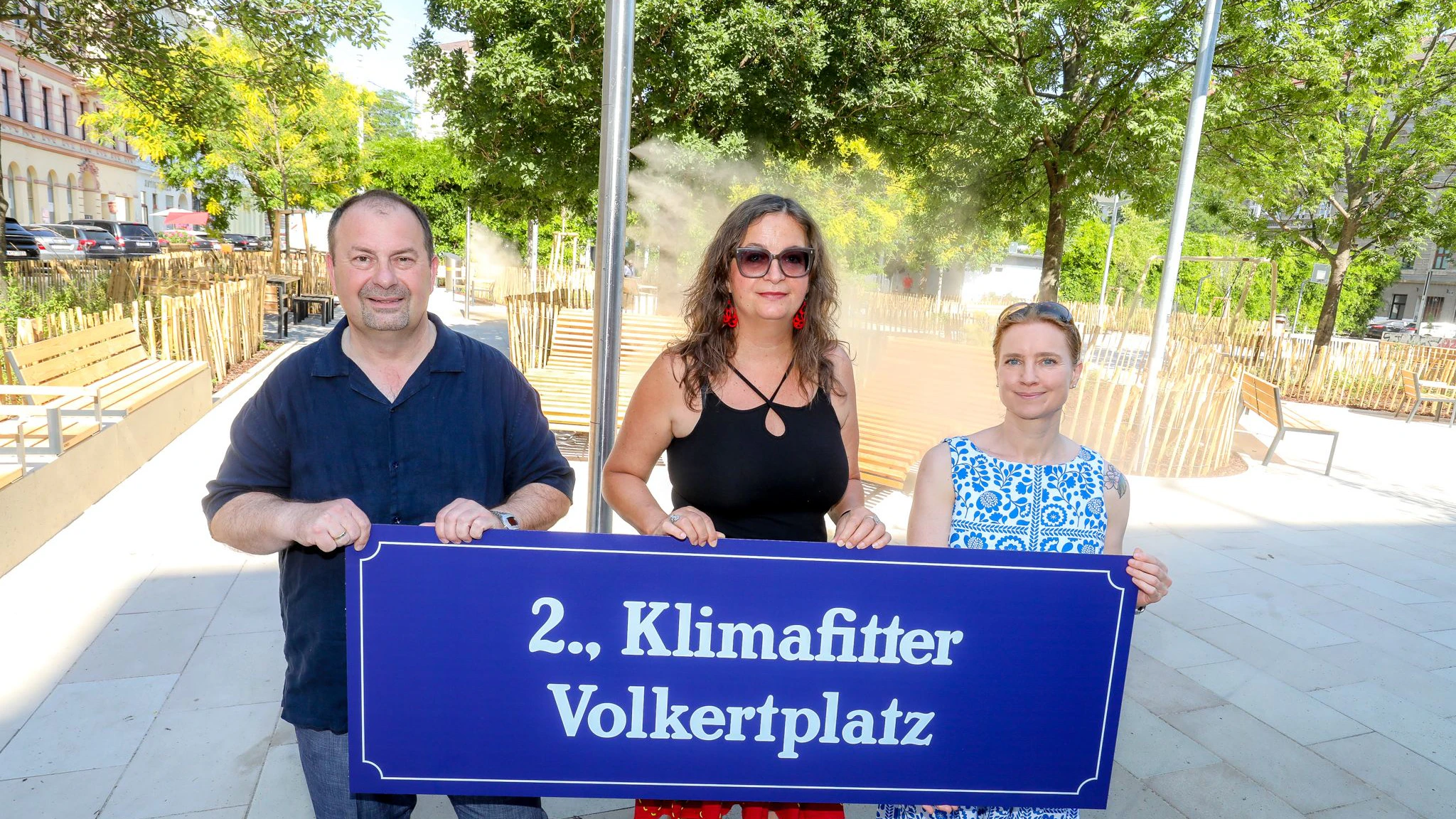 Planungsstadträtin Sima mit Bezirkschef Alexander Nikolai, Gemeinderätin Angelika Pipal-Leixner (Neos) 