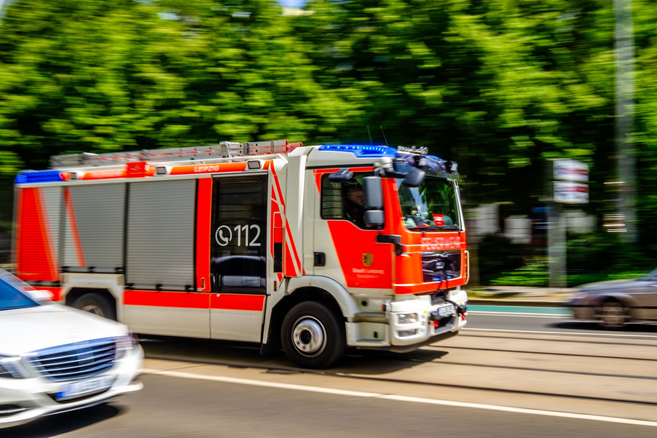 Die Feuerwehr musste die Braut aus dem Lift befreien. (Symbolbild)