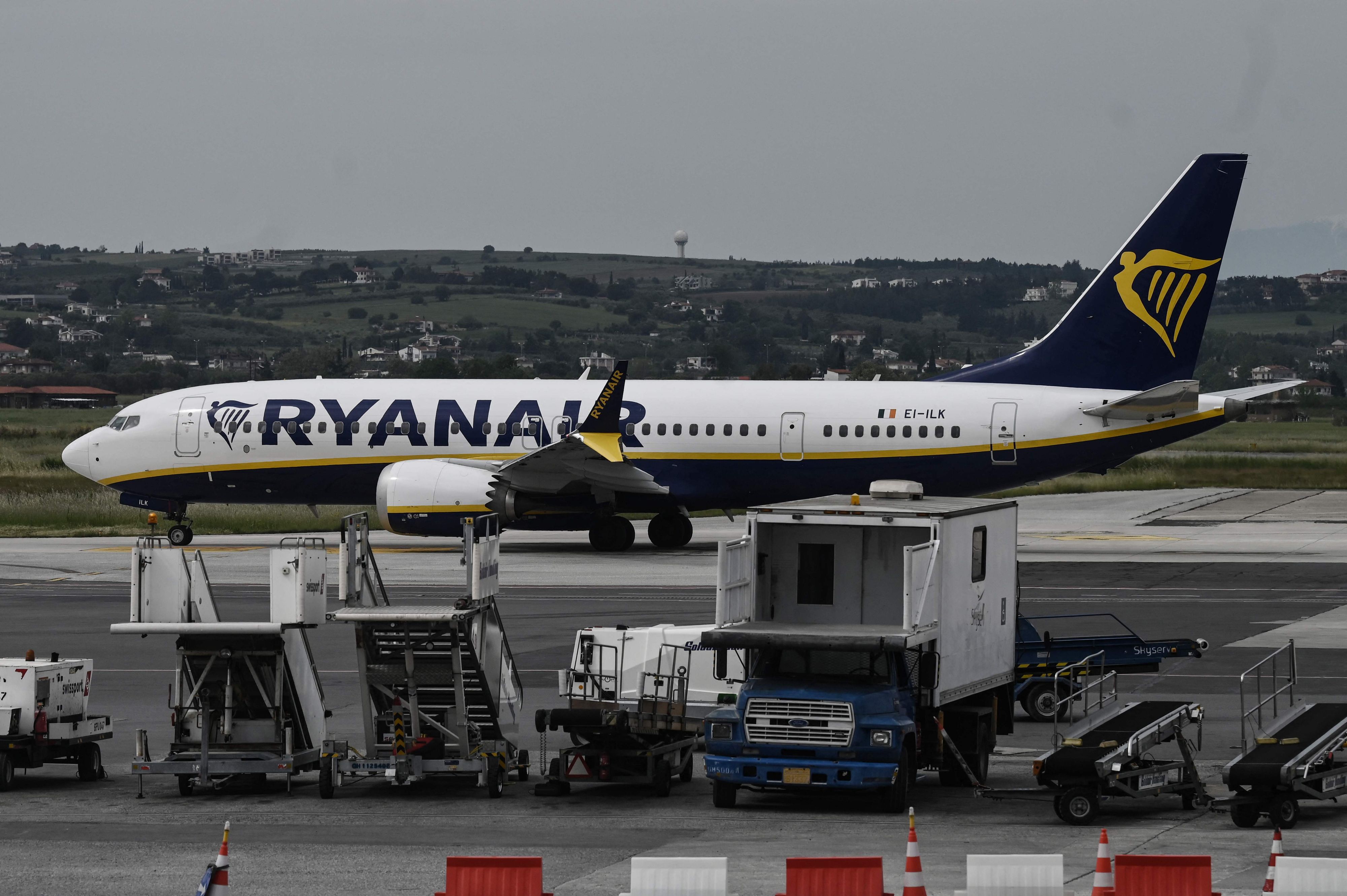 Insgesamt 14 von 15 Gebührenklauseln von Ryanair sind rechtswidrig