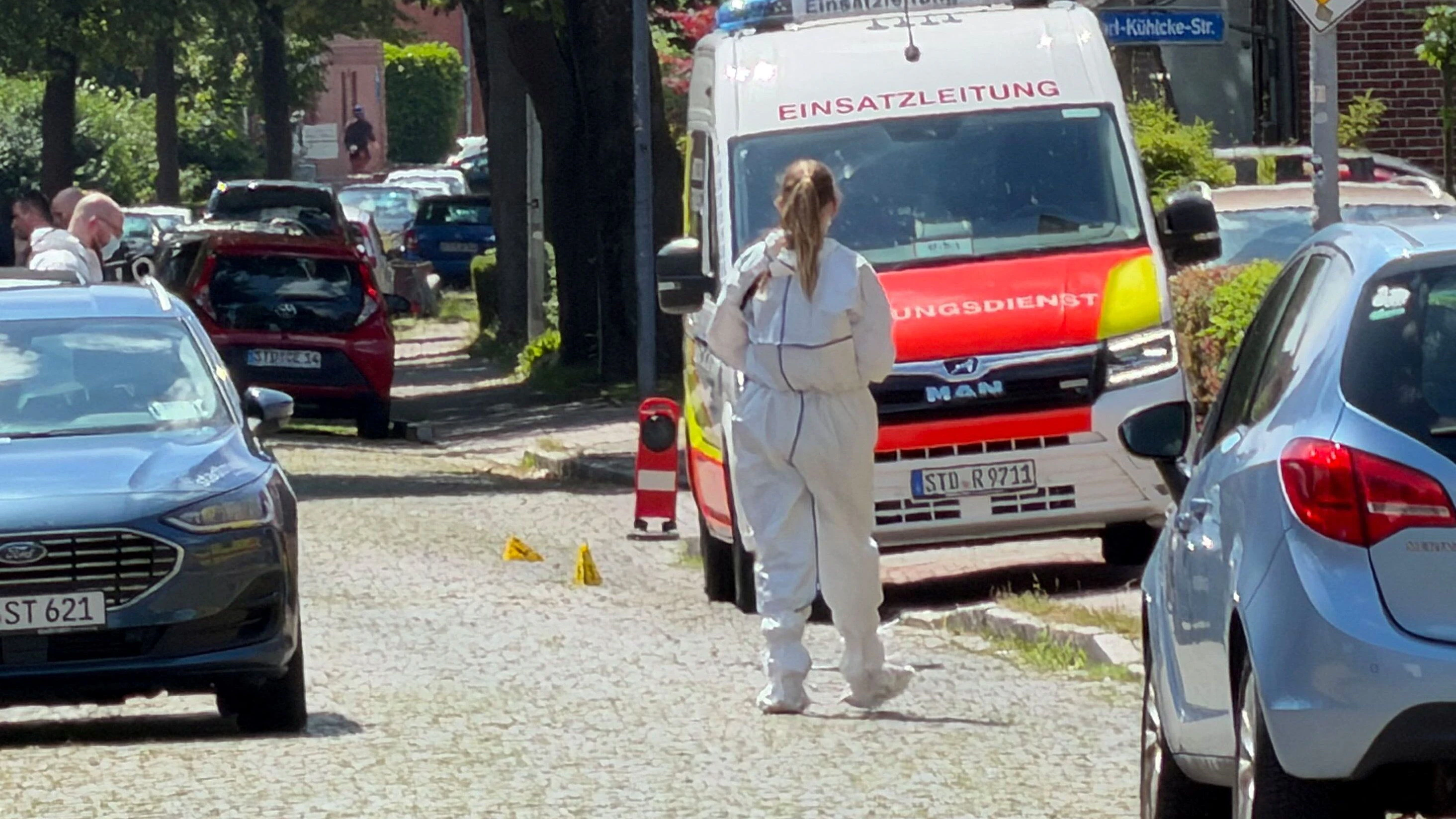 A member of emergency services works at the scene of what the police said was a deadly shooting in the town of Stade, Germany, June 29, 2026.   NEWS5 via REUTERS    THIS IMAGE HAS BEEN SUPPLIED BY A THIRD PARTY