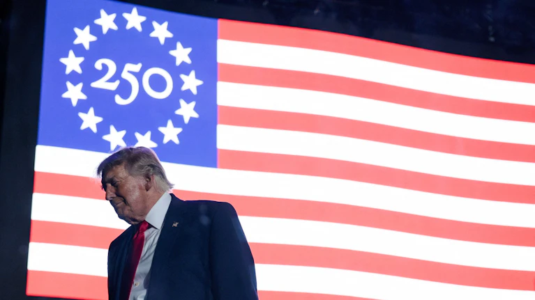 Am 4. Juli feiern die Vereinigten Staaten von Amerika ihren 250. Geburtstag. Ein gutes Fünftel dieser Zeit hat der Autor und Journalist Eugen Freund das Land aus nächster Nähe beobachtet. Hier seine interessantesten Berichte und Beobachtungen aus fünf Dekaden.