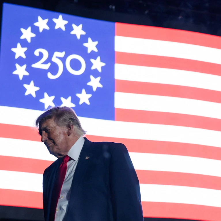 Am 4. Juli feiern die Vereinigten Staaten von Amerika ihren 250. Geburtstag. Ein gutes Fünftel dieser Zeit hat der Autor und Journalist Eugen Freund das Land aus nächster Nähe beobachtet. Hier seine interessantesten Berichte und Beobachtungen aus fünf Dekaden.