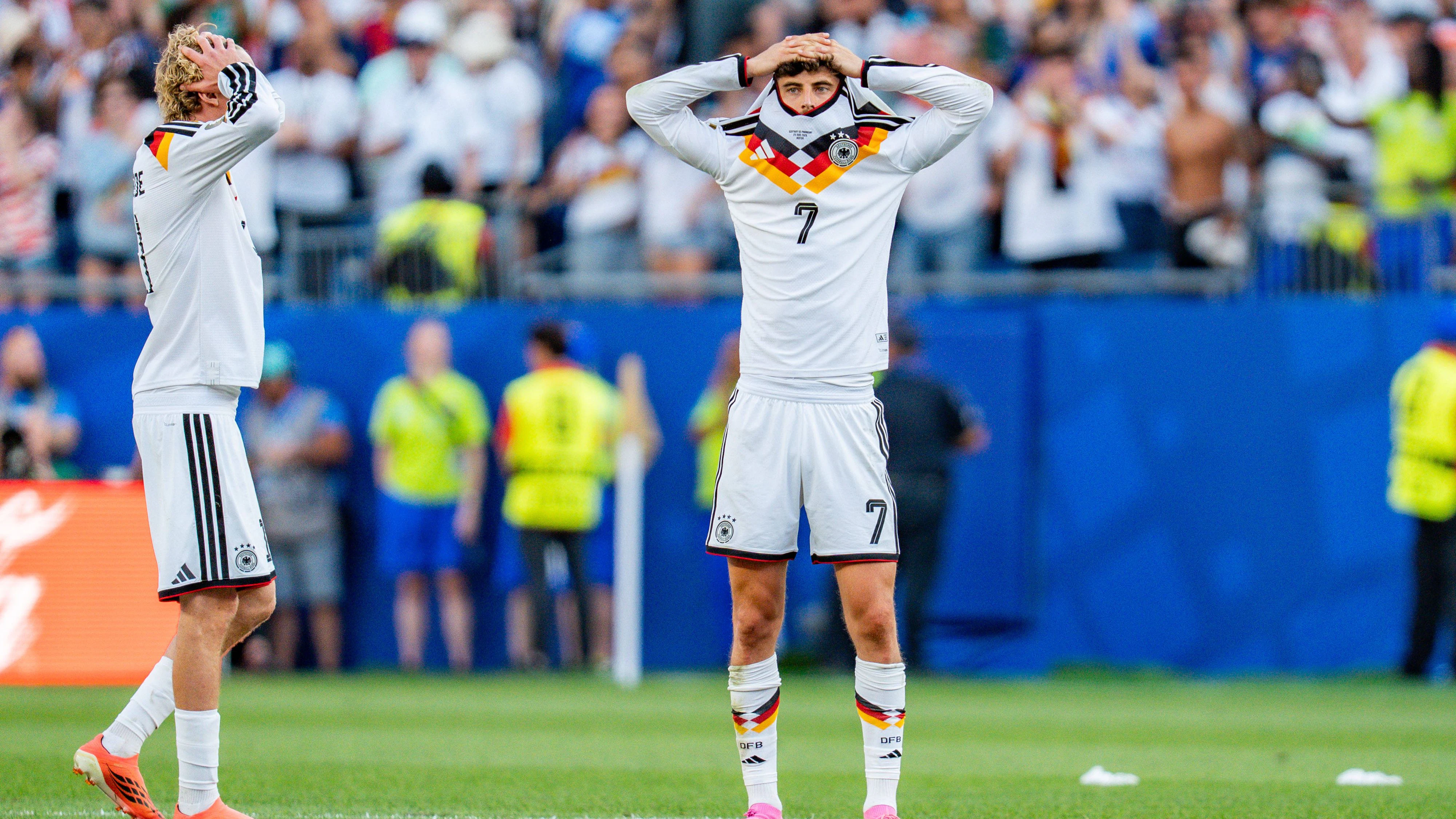 FIFA Fussball Weltmeisterschaft 2026, Sechszehntelfinale, Deutschland vs. Paraguay, 29.06.2026, Boston Stadium Nick Woltemade Deutschland Kai Havertz Deutschland unzufrieden unglücklich traurig enttäuscht *** 2026 FIFA World Cup, Round of 32, Germany vs. Paraguay, June 29, 2026, Boston Stadium Nick Woltemade Germany Kai Havertz Germany dissatisfied unhappy sad disappointed Copyright: xBahhoxKarax