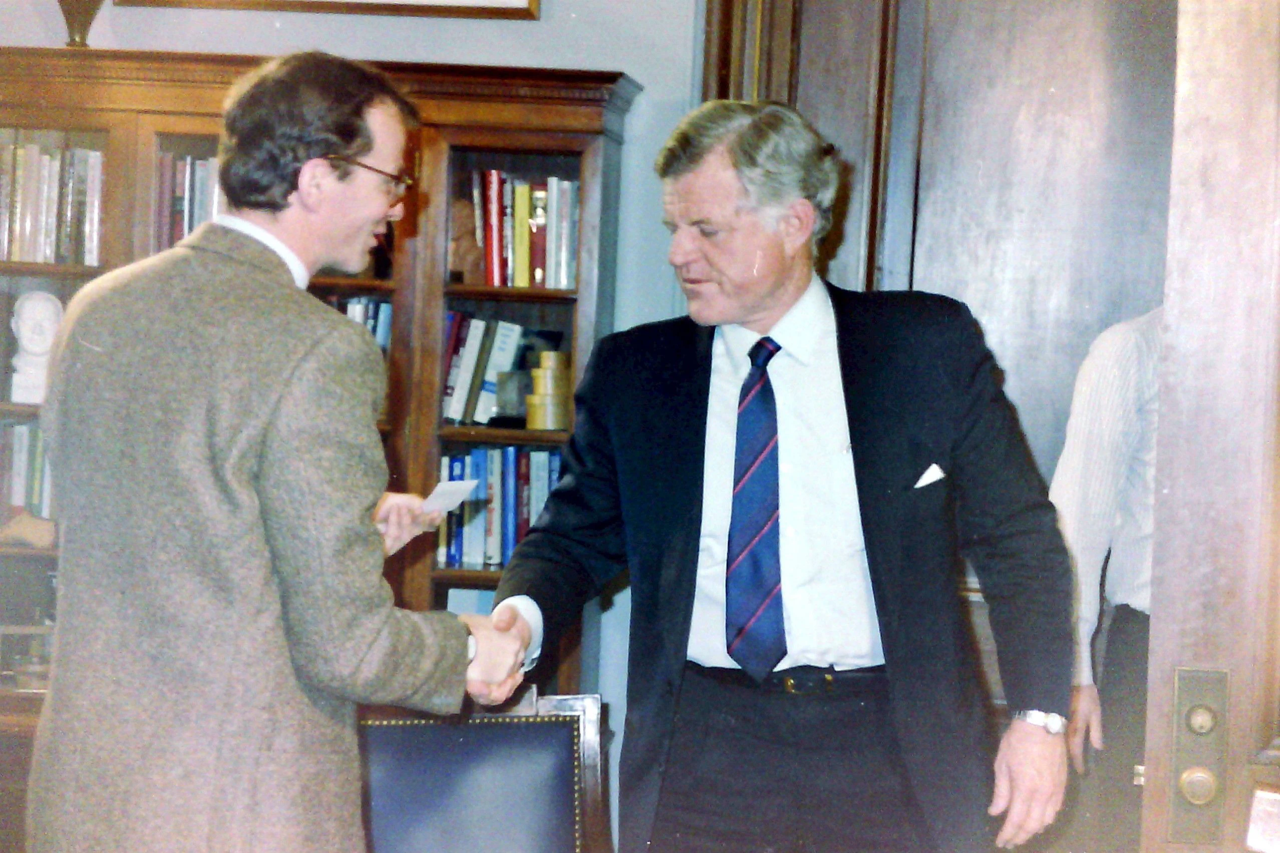 "Senatoren sprechen nicht mit österreichischen Journalisten": Senator Edward "Ted" Kennedy nach seinem Interview mit Eugen Freund