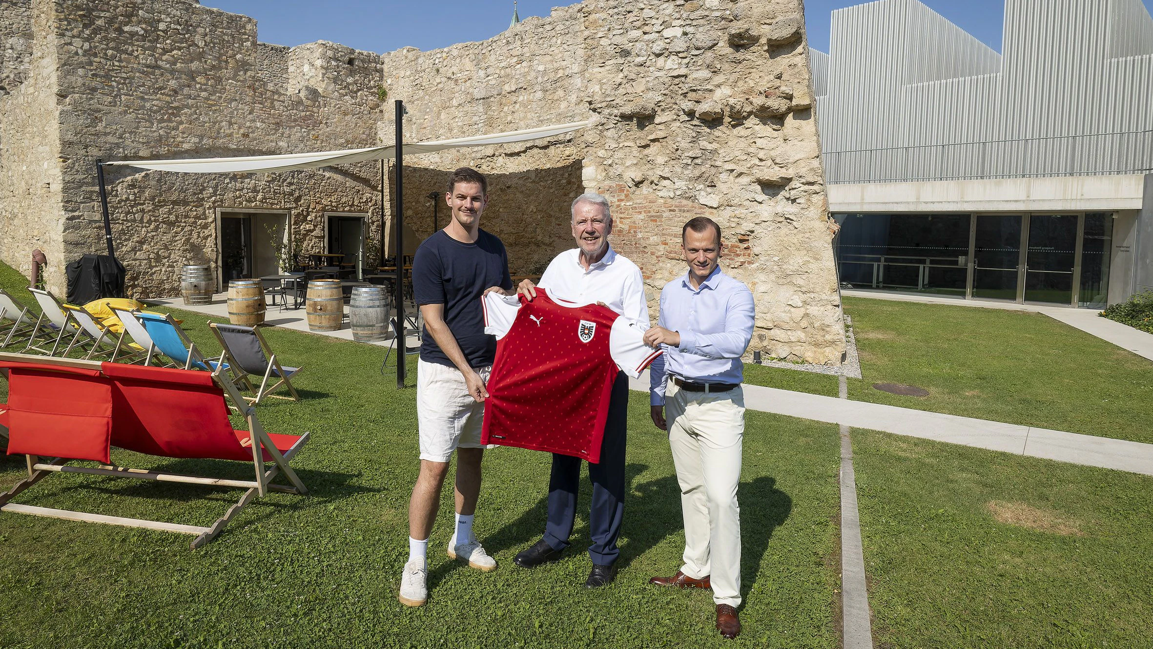 William Merl ("Löwenherz"), Bürgermeister Klaus Schneeberger und WN Kul.Tour.Marketing GmbH-Geschäftsführer, Gemeinderat Nikolaus Dopler.