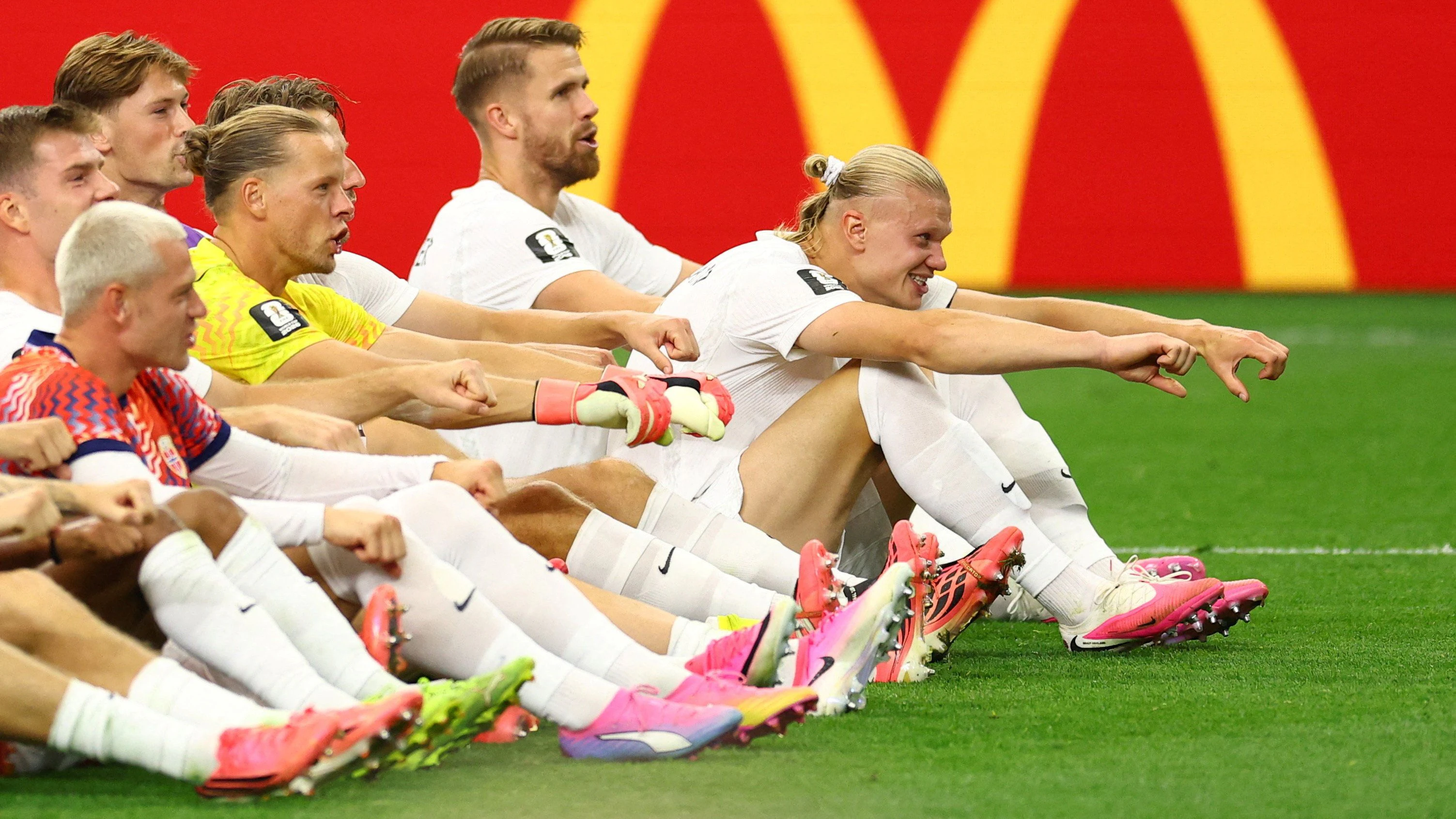 Der Rudel-Jubel von Norwegens Team nach dem Achtelfinal-Aufstieg. 