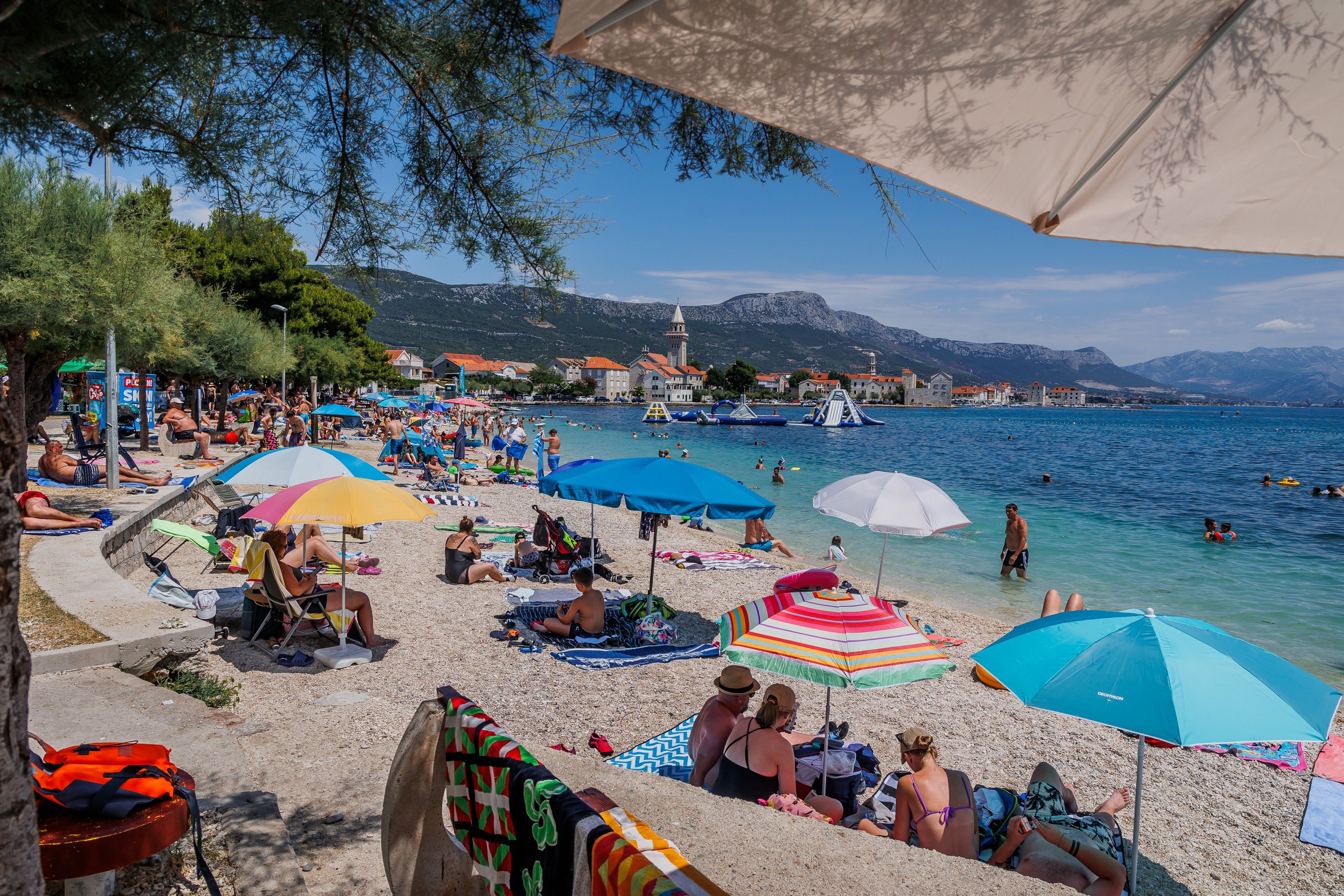 Die Adria rund um Istrien, Dalmatien und den Inseln um Split bieten diesen Sommer keine Abkühlung.