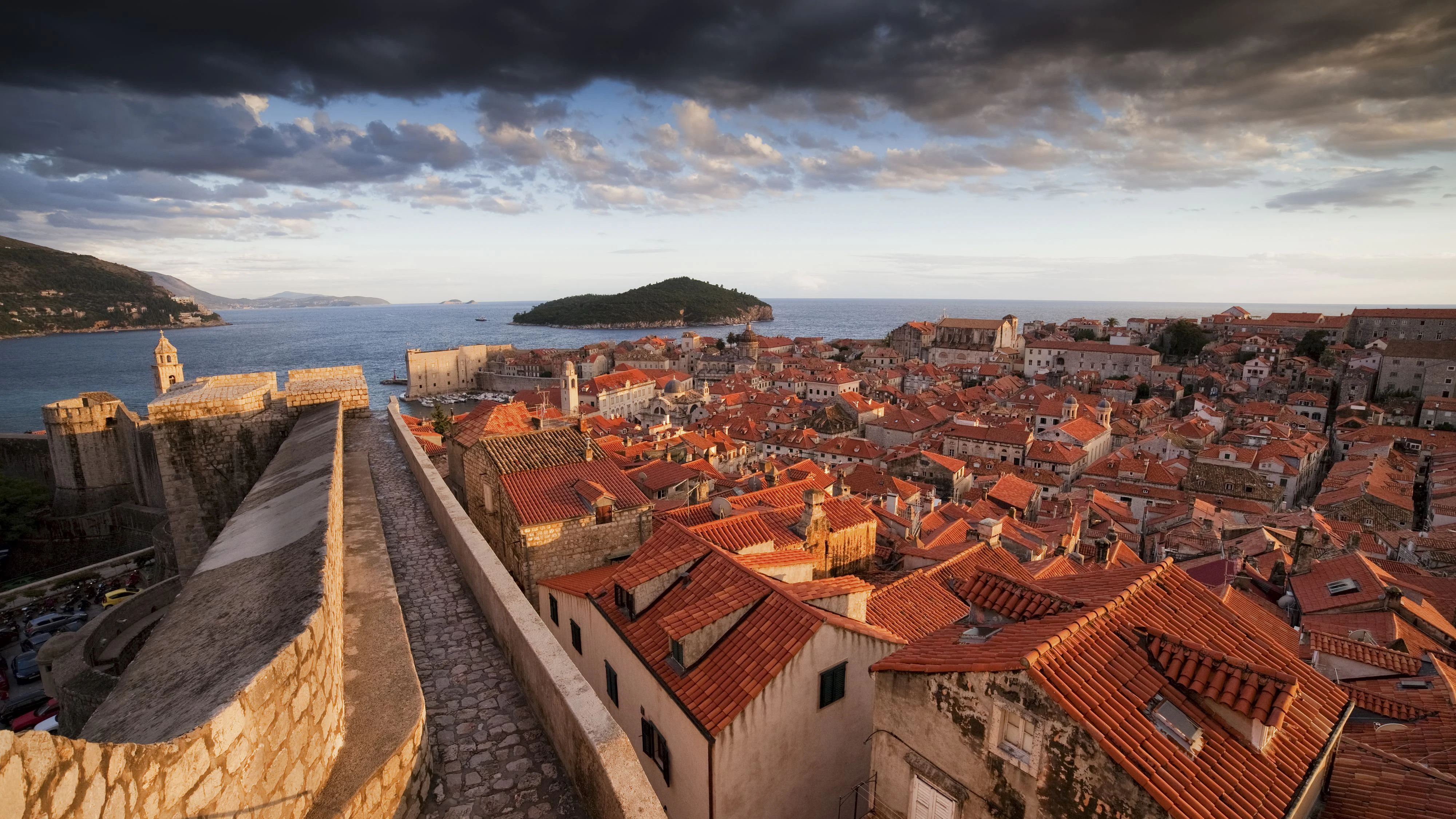 Heute.at - Hitzewelle in Kroatien endet mit einem heftigen Knall