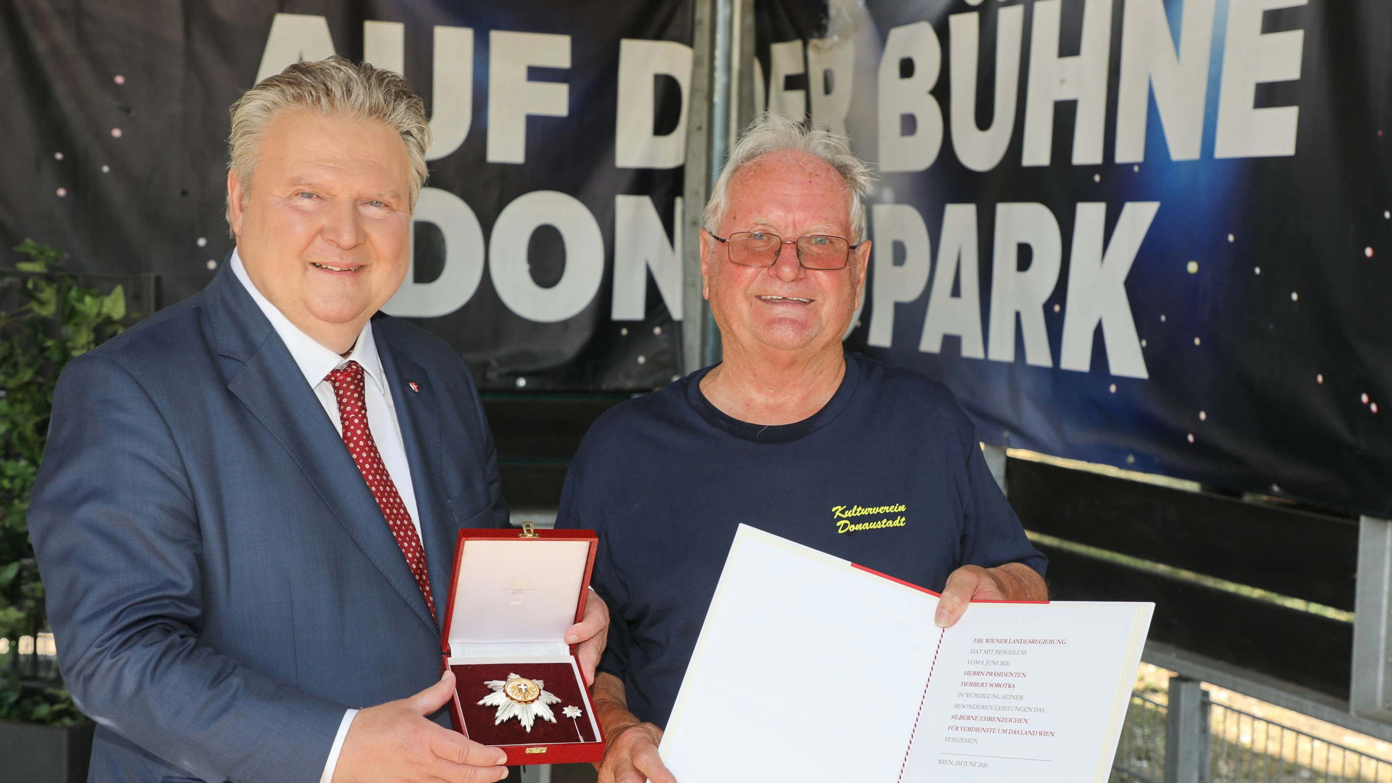 Heute.at - Sobotka bringt Stars auf Bühne – wird von Ludwig geehrt