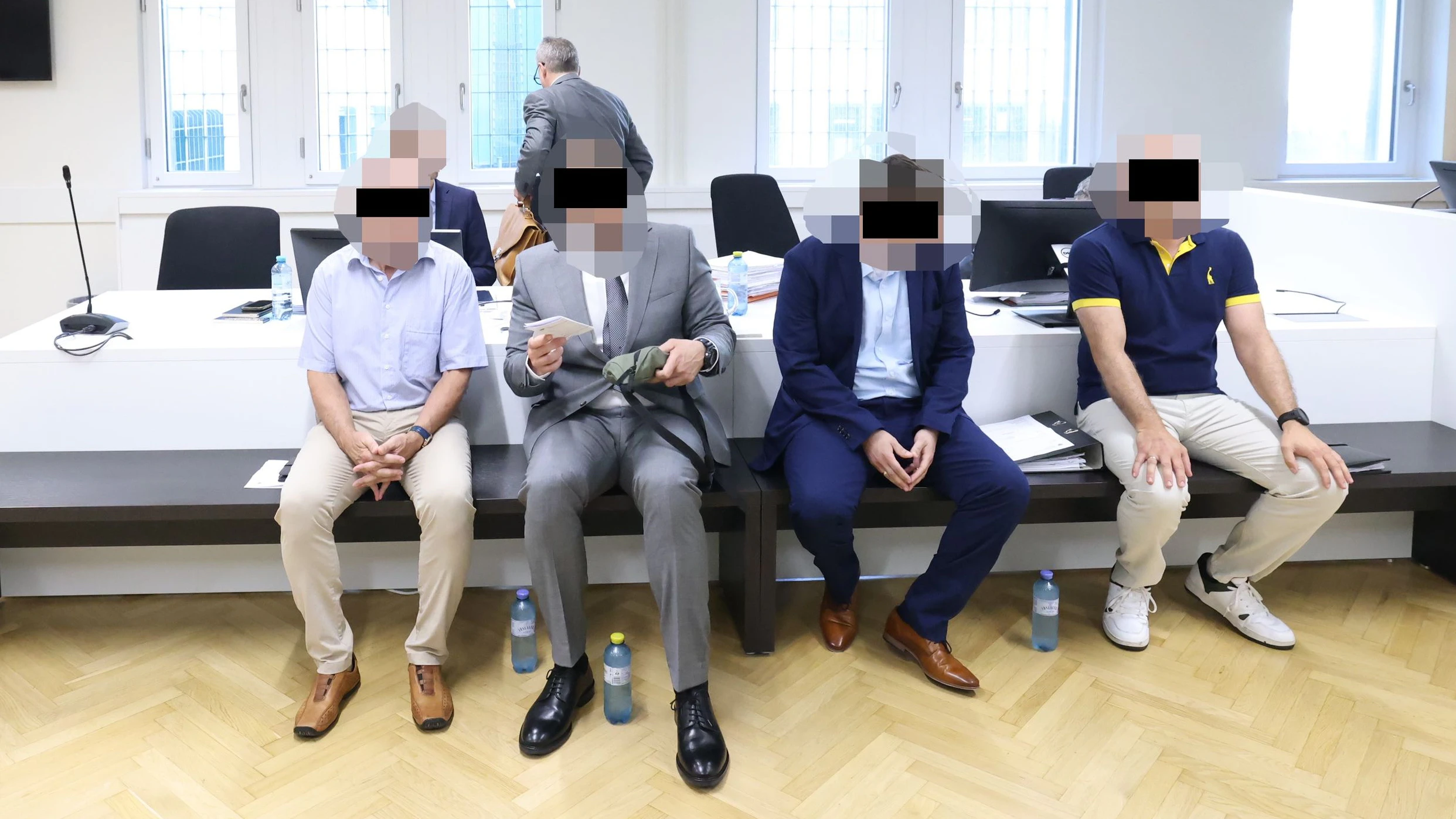 Heute.at - Schlaganfall nach Festnahme – Sah aus wie Pflegefall