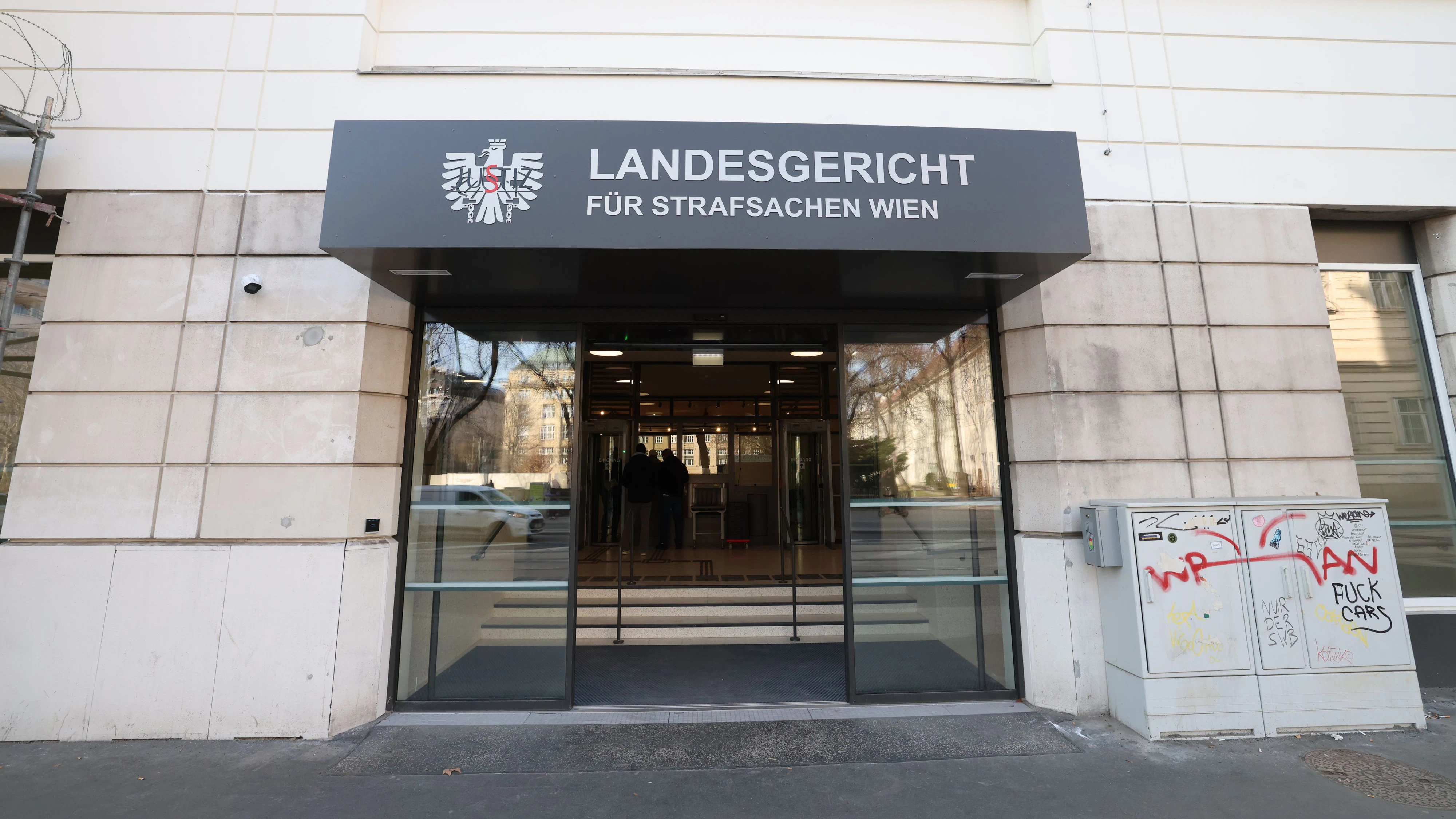 Heute.at - Red viel Schas – Schüler (18) drohte auf Maturaball