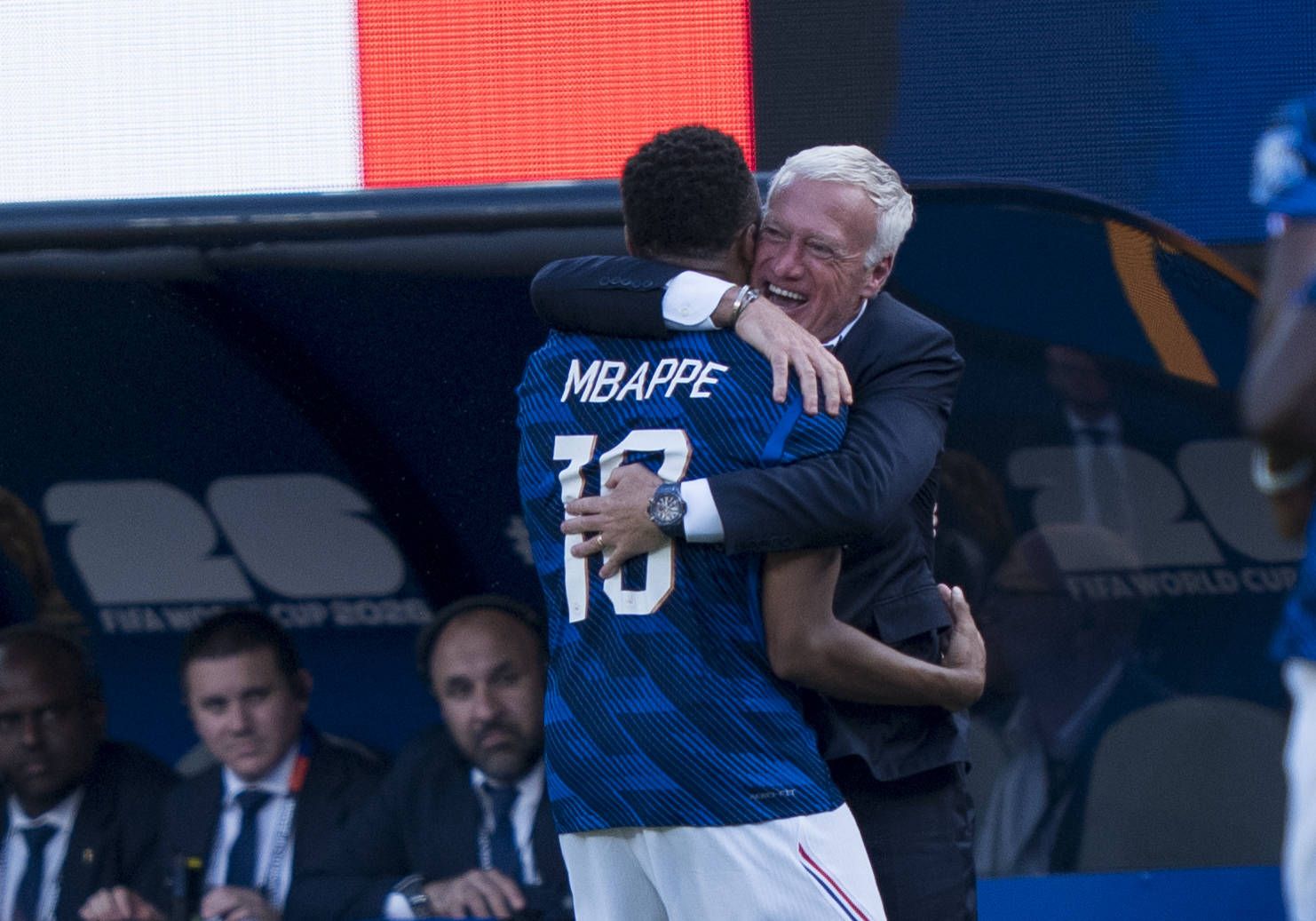 Kylian Mbappe und Didier Deschamps.