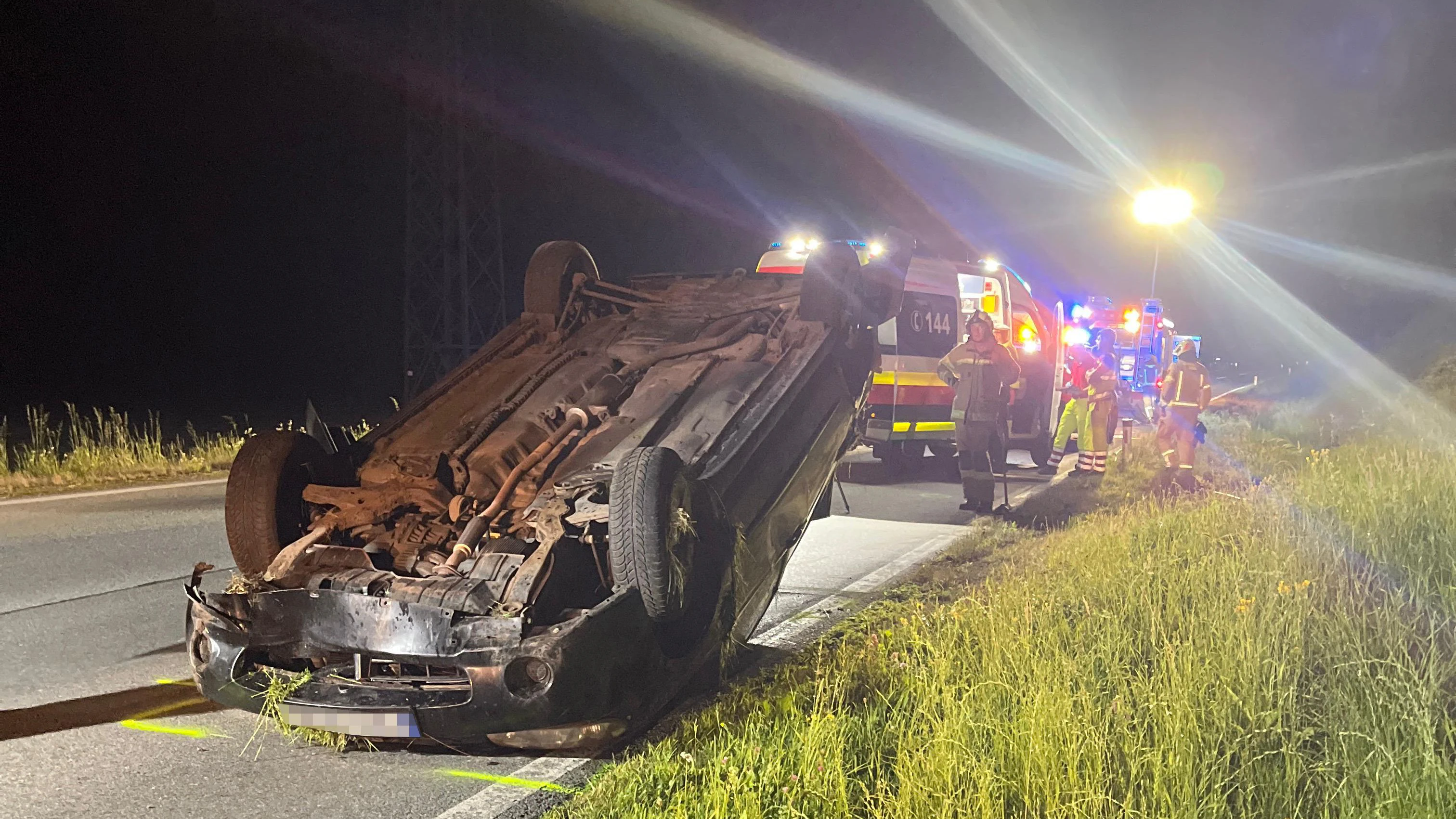 Heute.at - Pkw-Lenker schläft ein – Auto überschlägt sich auf B171