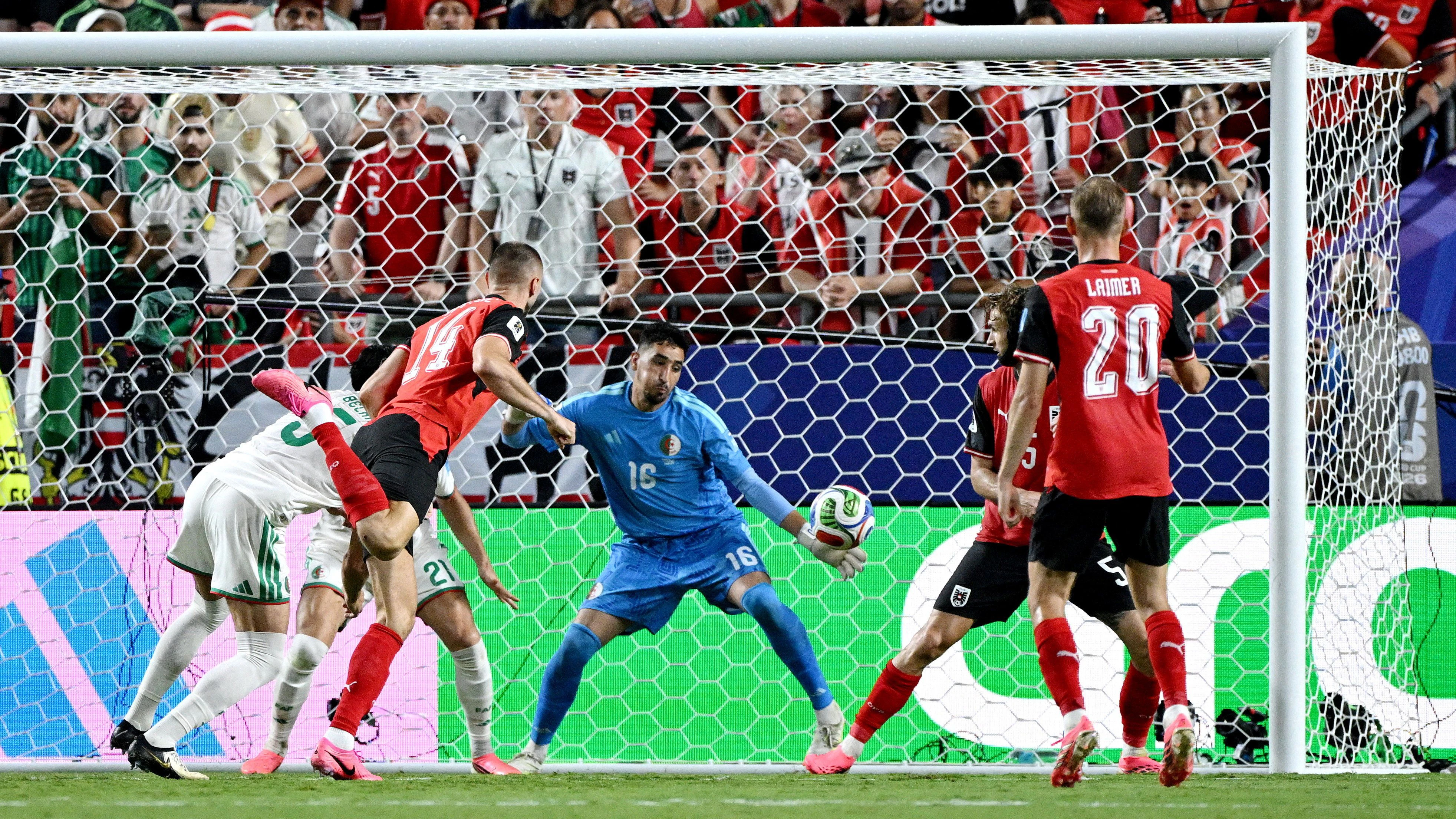 Sasa Kalajdzic erzielt das 3:3 für Österreich gegen Algerien.