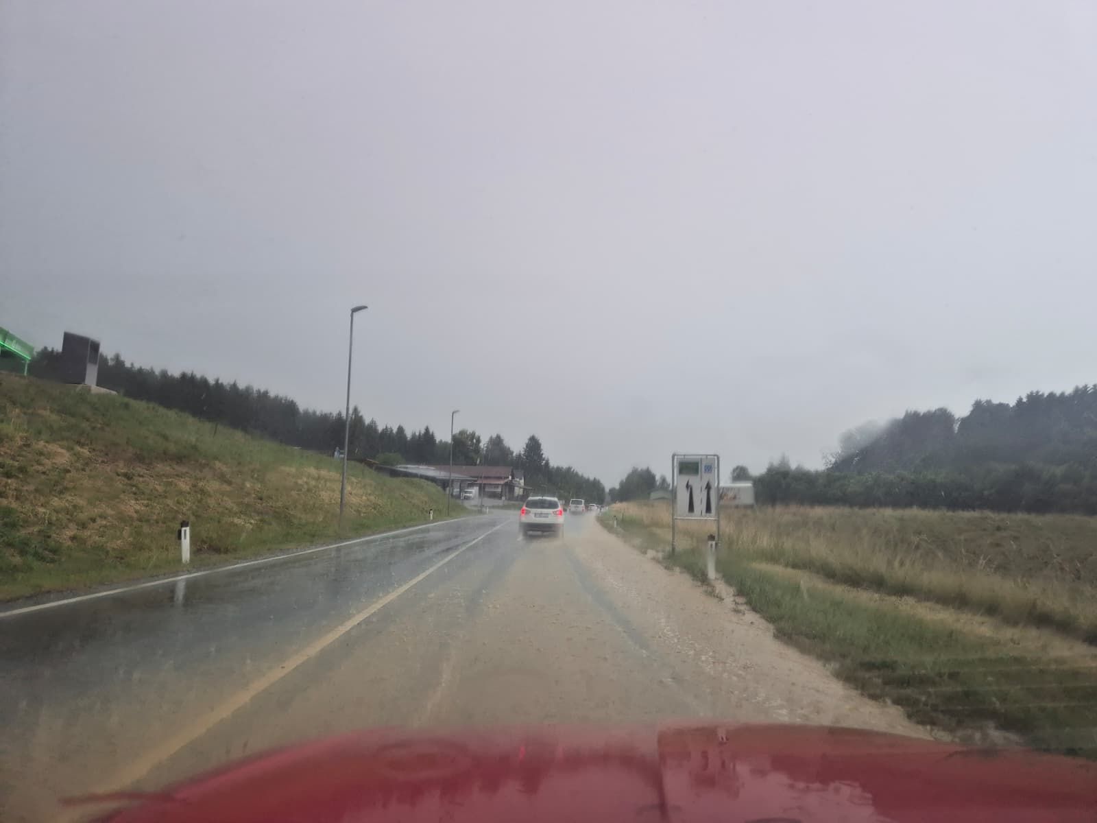 Heute.at - Warnstufe Rot! Unwetter-Alarm im Raum Wiener Neustadt