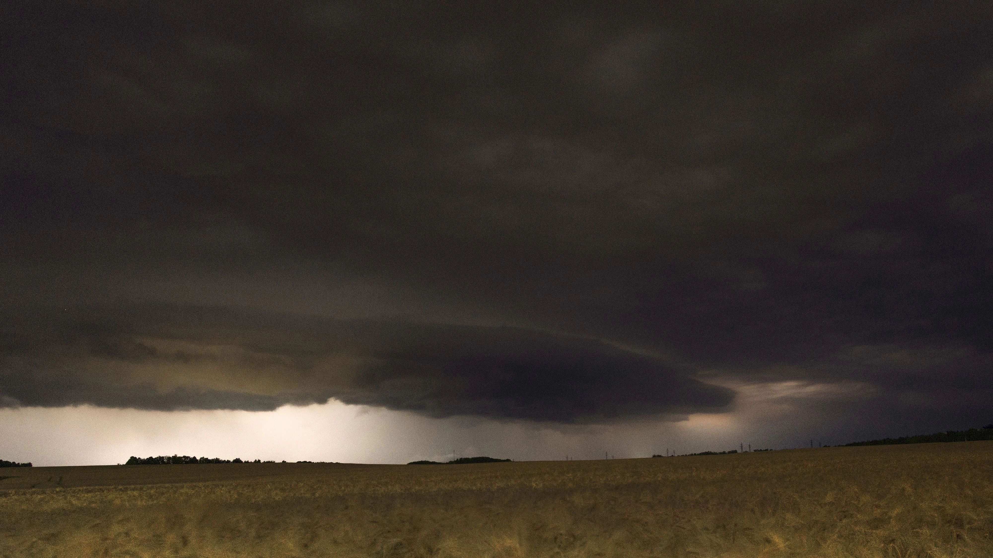 Kräftige Gewitter haben die Hitzewelle in Österreich vertrieben.