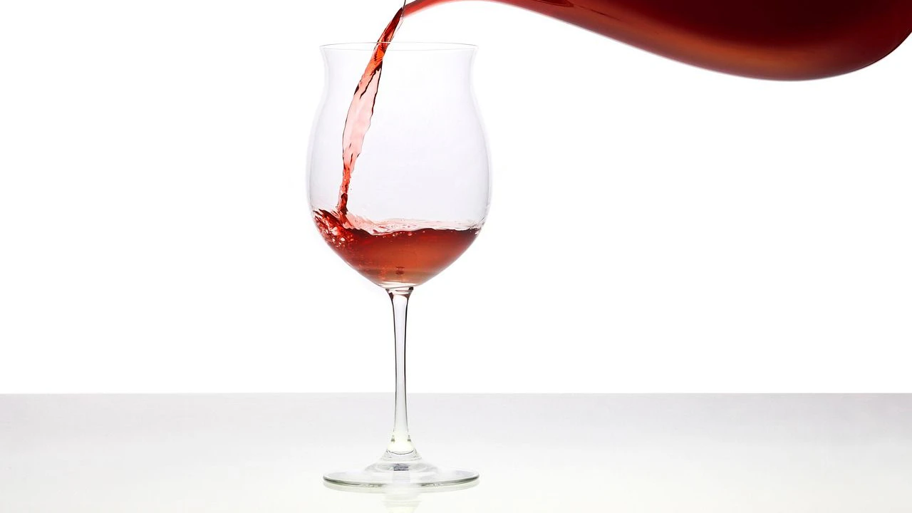 Heute.at - Rotwein atmen lassen? Was wirklich stimmt