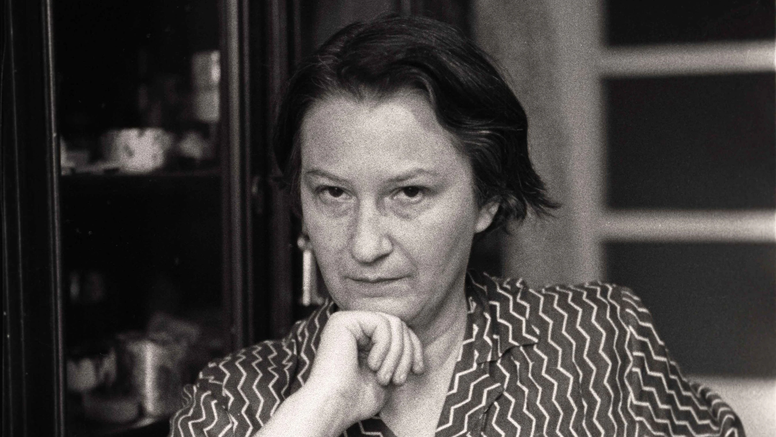 Erna Rosenstein (1913–2004) überlebte den Holocaust und zählt zu den bedeutendsten Künstlerinnen der polnischen Nachkriegsavantgarde.