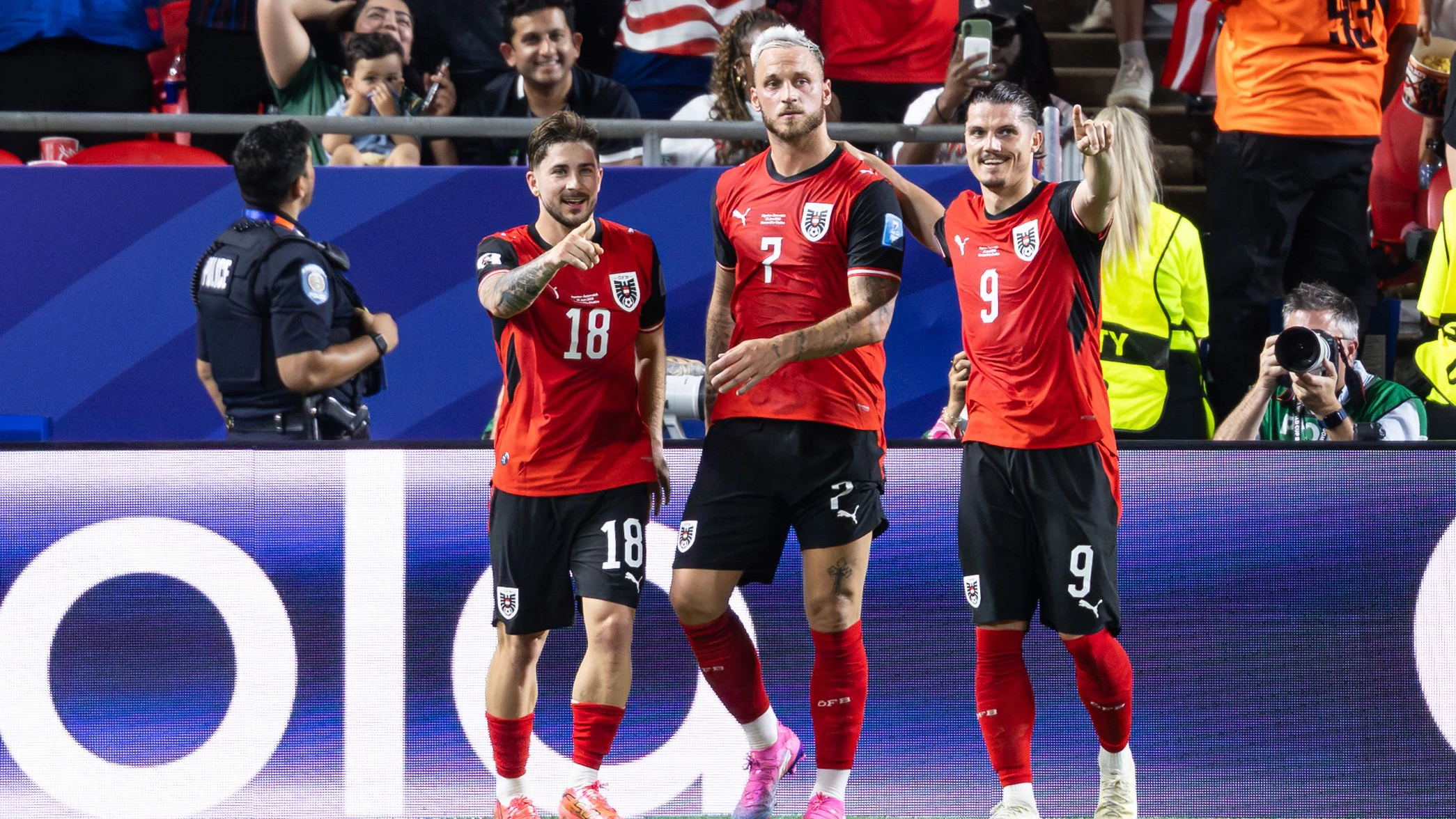 KANSAS CITY,MISSOURI,USA,28.JUN.26 - SOCCER - FIFA World Cup 2026, group stage, Algeria vs Austria. Image shows the rejoicing of Romano Schmid, Marko Arnautovic and Marcel Sabitzer (AUT). Photo: GEPA pictures/ Armin Rauthner
