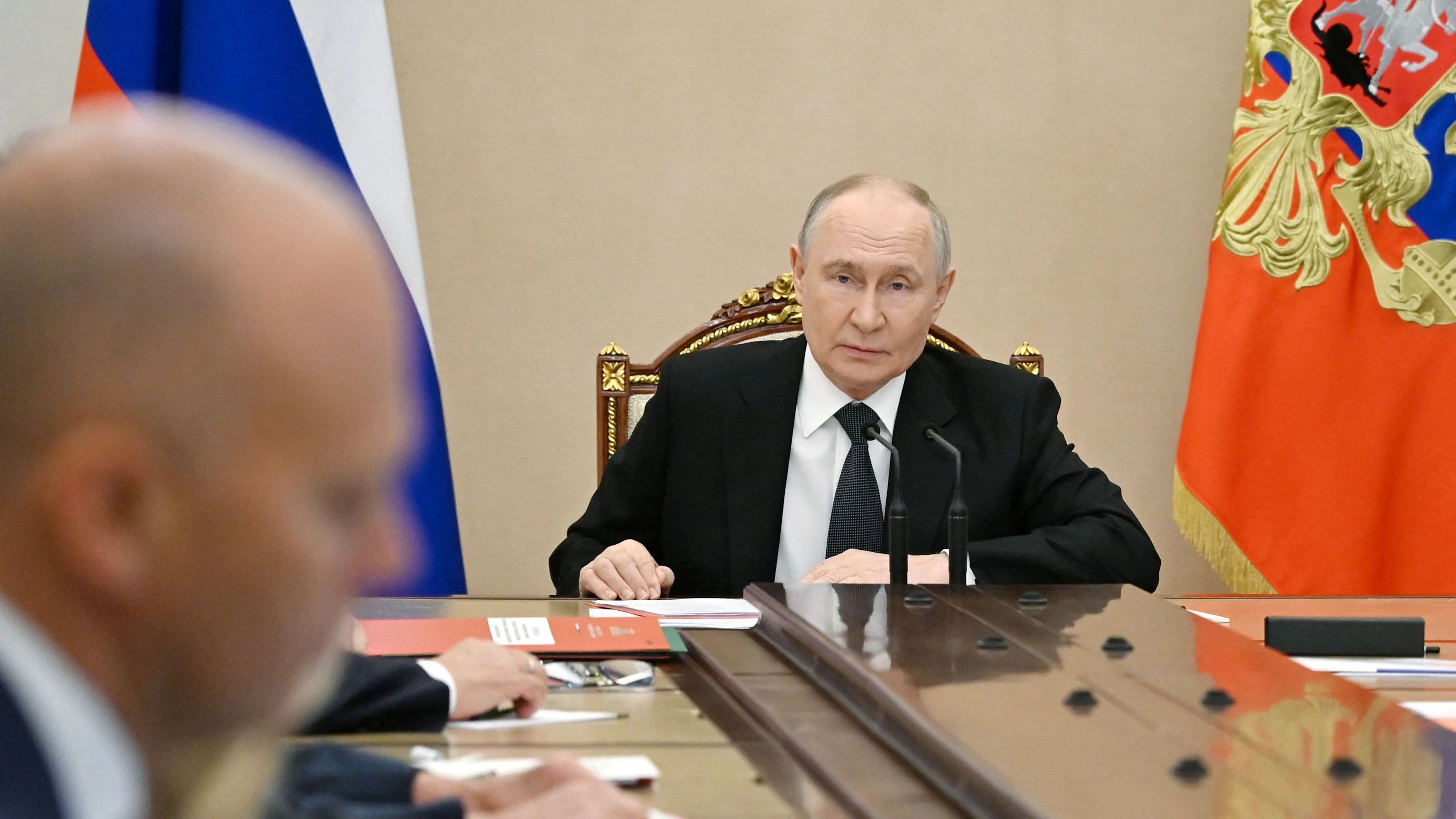 Der russische Präsident Wladimir Putin leitet eine Sitzung mit Mitgliedern des Sicherheitsrates in Moskau, Juli 2026.