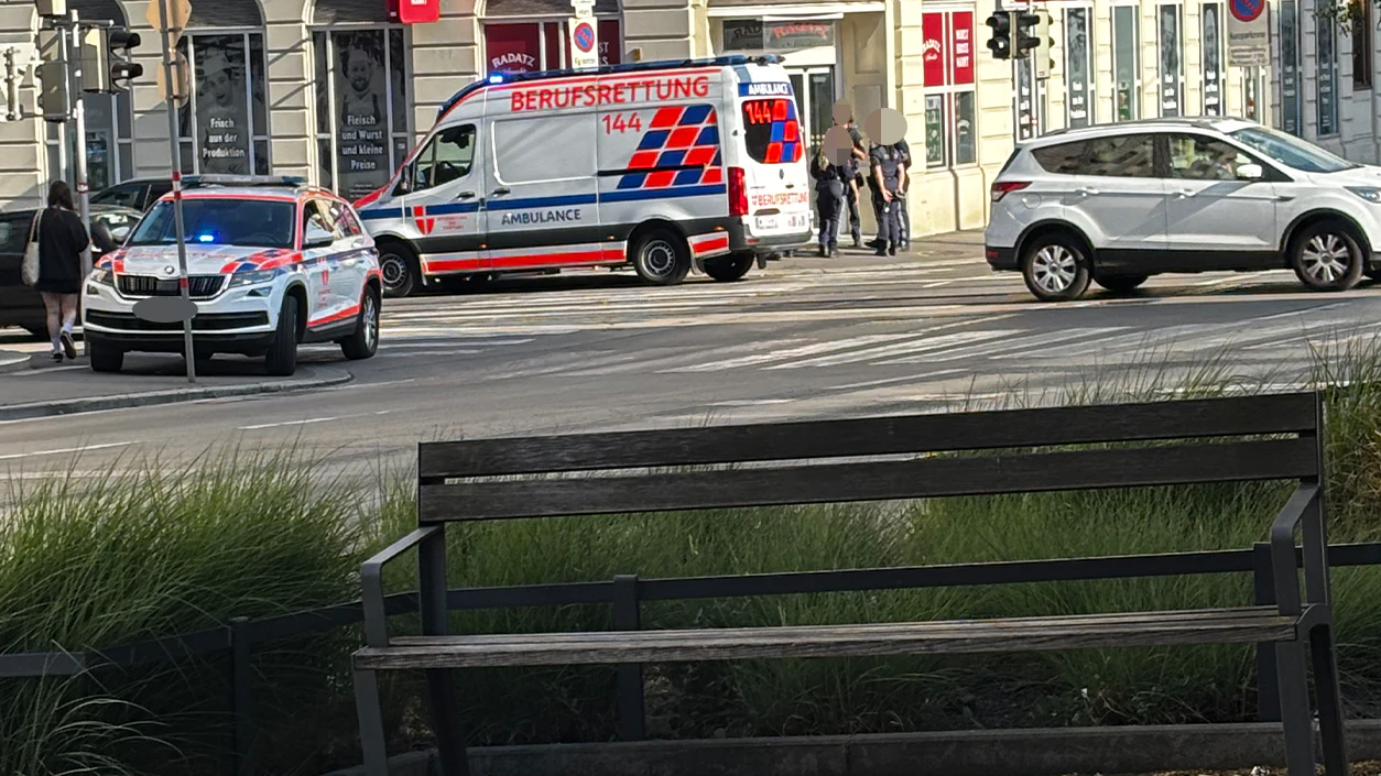 Heute.at - Crash in Ottakring – Mann von Auto erfasst und verletzt