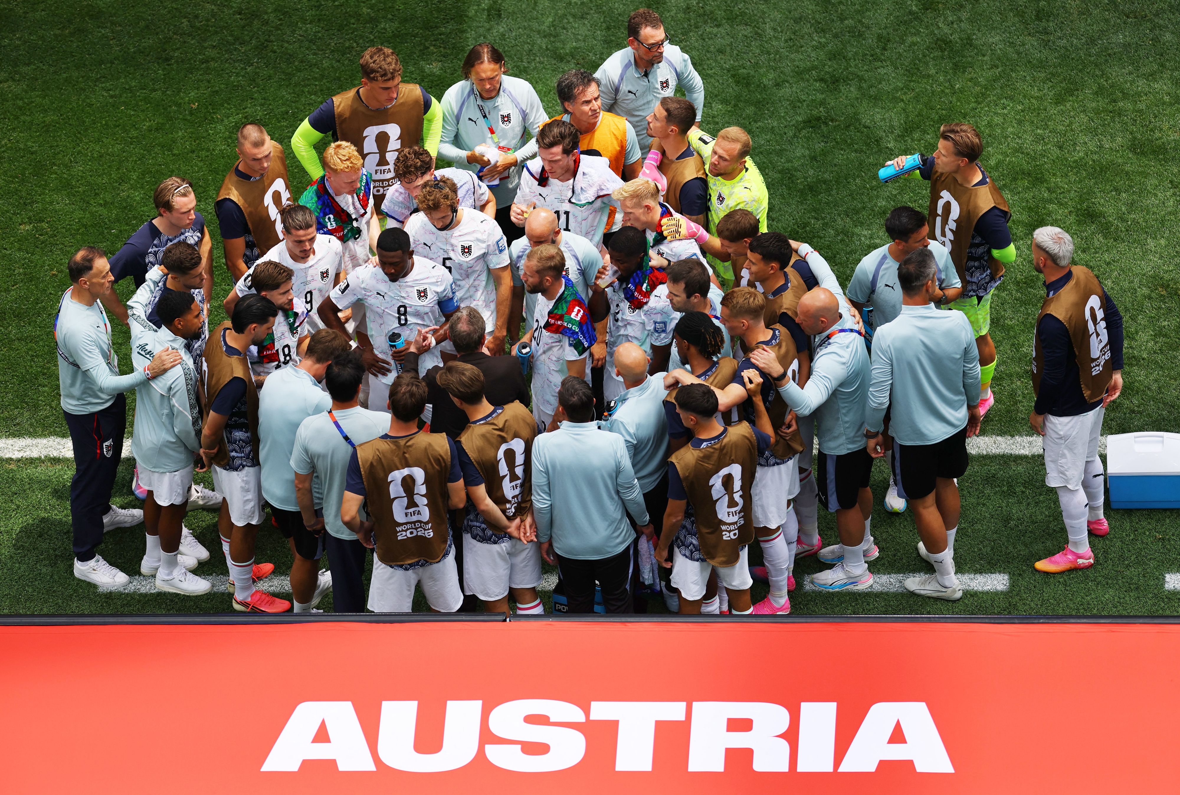 Die kurze Trinkpause im Stadion, und es gab ein lautes Pfeifkonzert. 