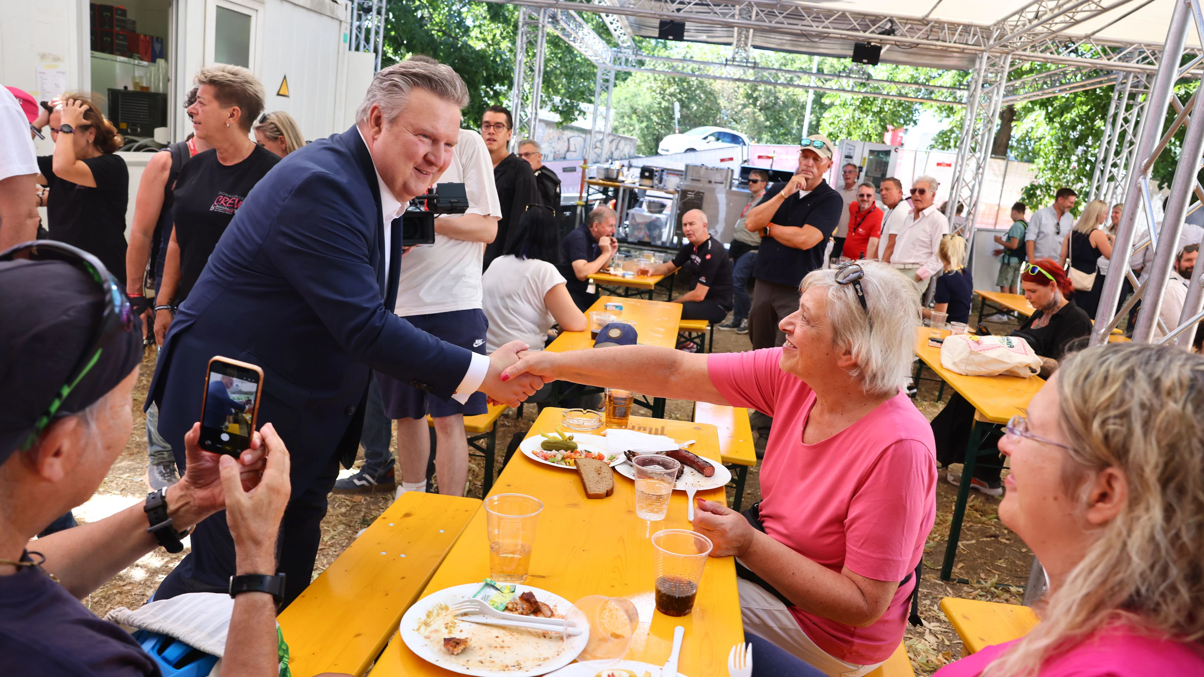 Bürgermeister Ludwig beim Rundgang am Donauinselfest