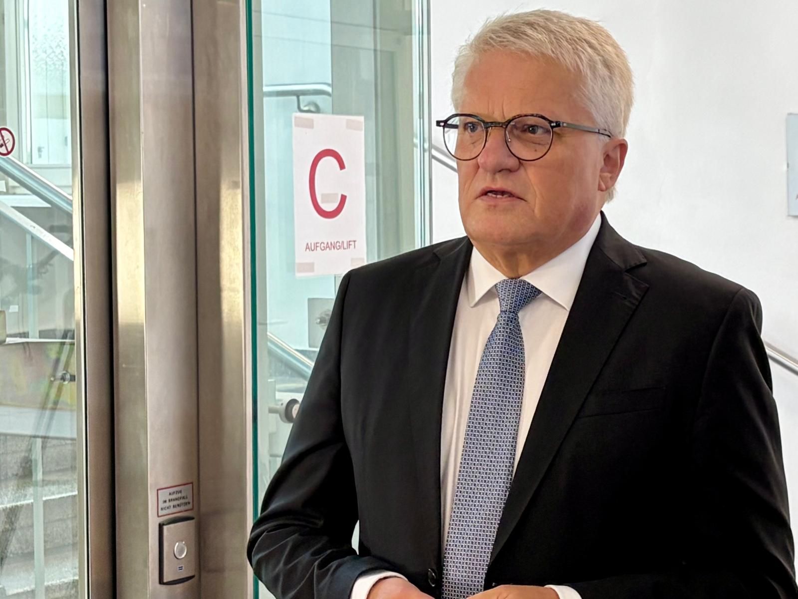 Klaus Luger, ehemaliger Linzer Bürgermeister, am Freitag vor Beginn der Verhandlung